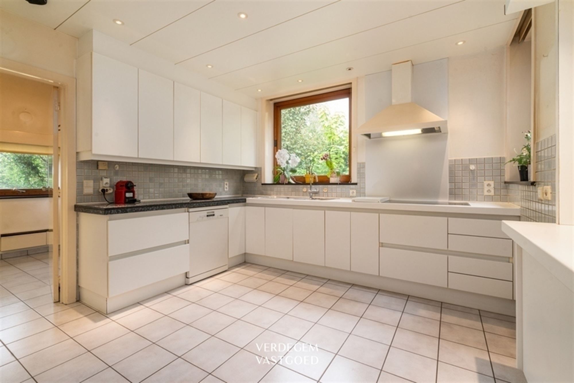 Architectenvilla op toplocatie in het centrum van Evergem foto 9