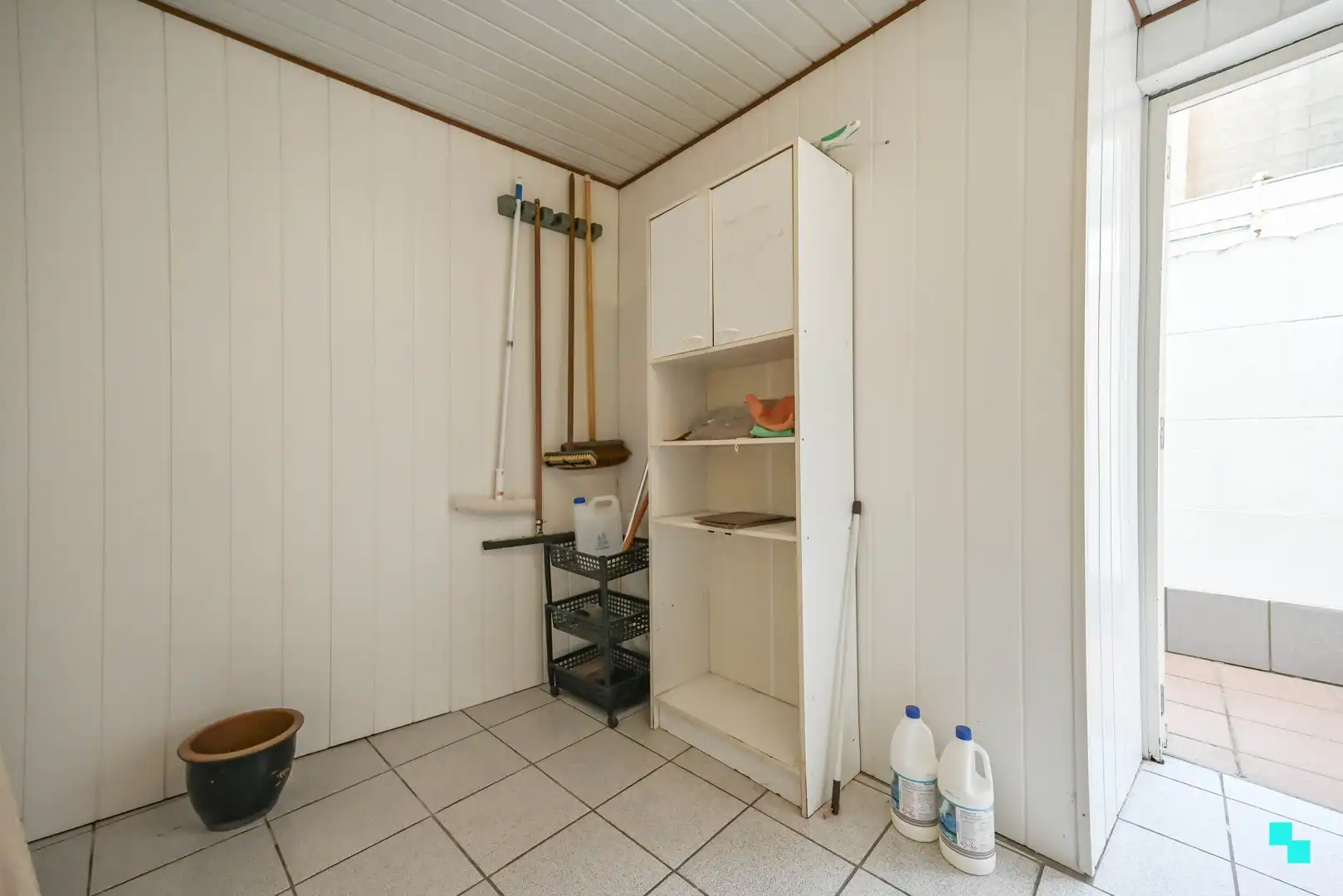 Centraal gelegen ééngezinswoning met vier slaapkamers te Izegem foto 25