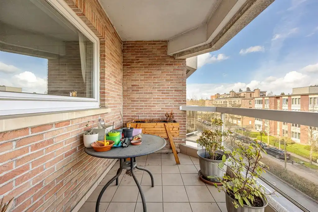 Groot hoekappartement met bijzonder veel lichtinval op de 3e verdieping foto 7