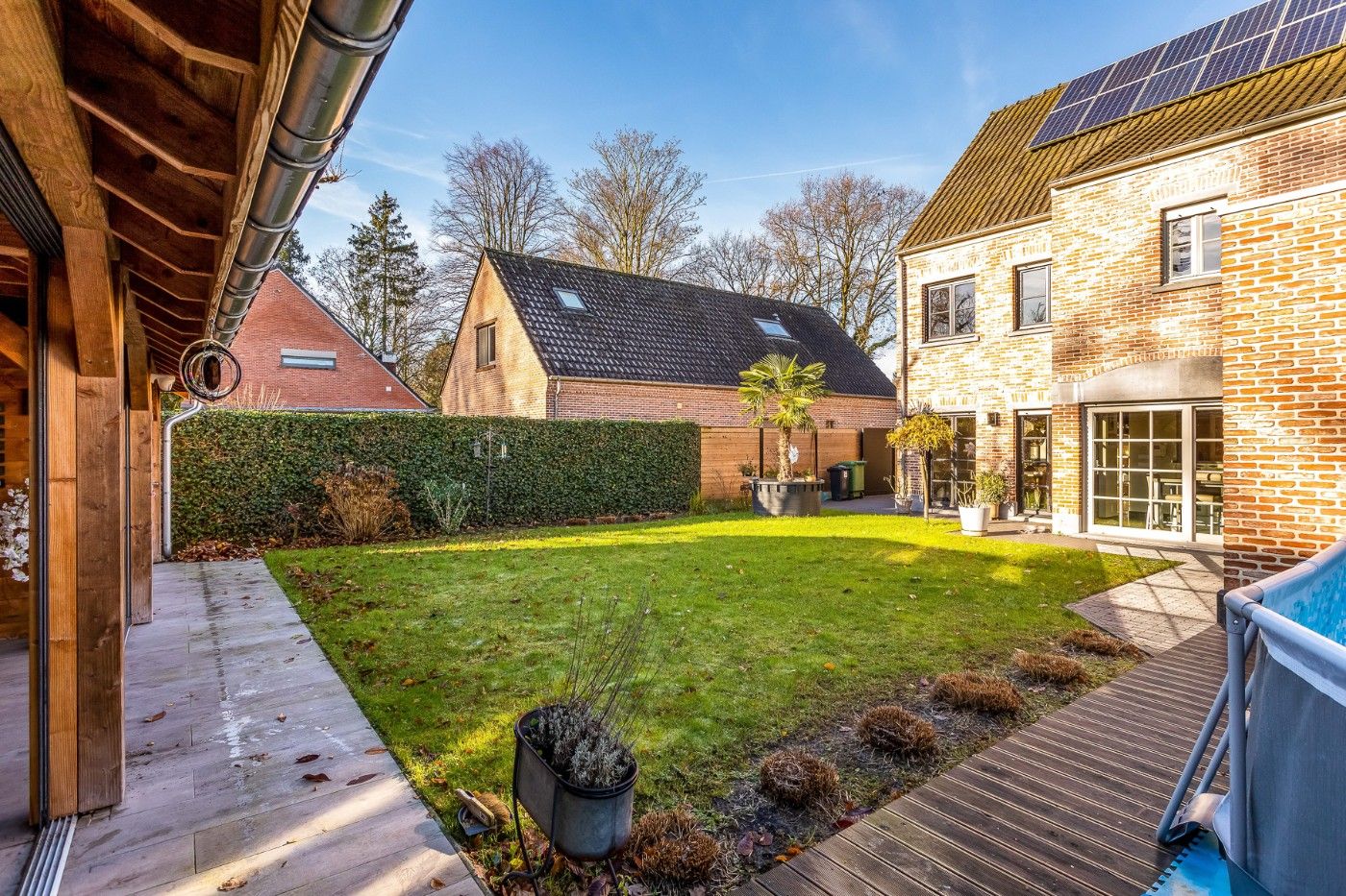 Bijzonder ruime, instapklare HOB met 6 slpk., inpandige garage en tuin met poolhouse foto 32