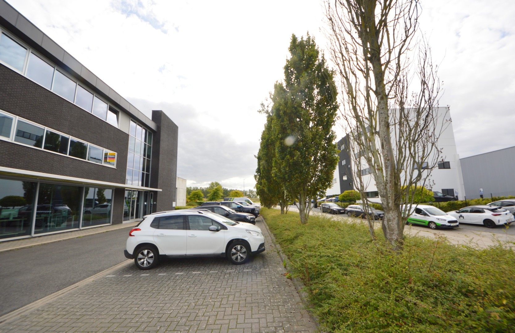 MODERN KANTOOR MET PARKING  foto 17