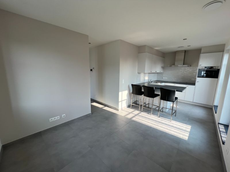 1 SLAAPKAMER APPARTEMENT MET TERRAS, GARAGE EN AUTOSTPL foto 7