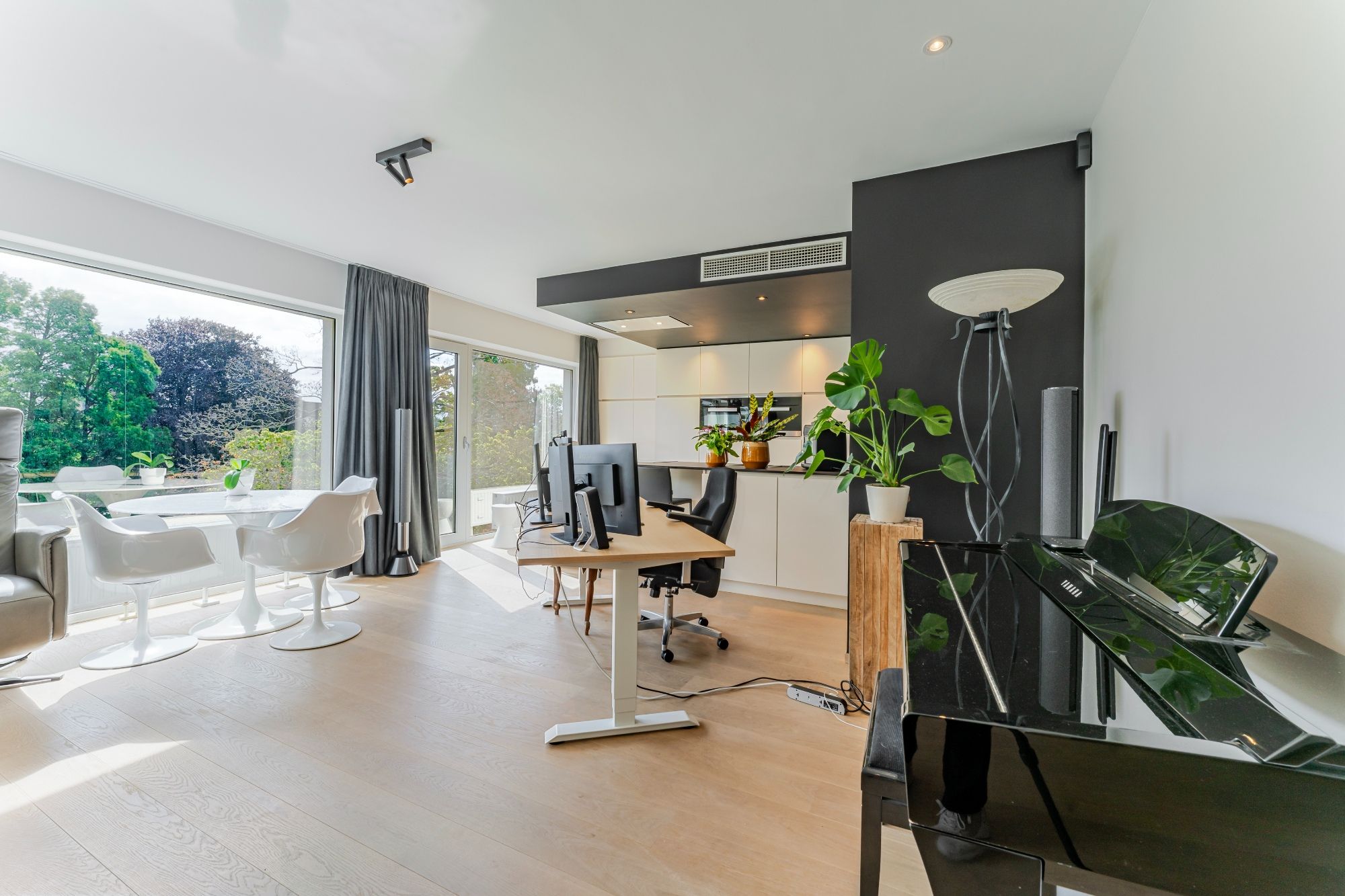 Modern Luxe-Appartement met 3slpk - terras en dubbele autostaanplaats foto 5