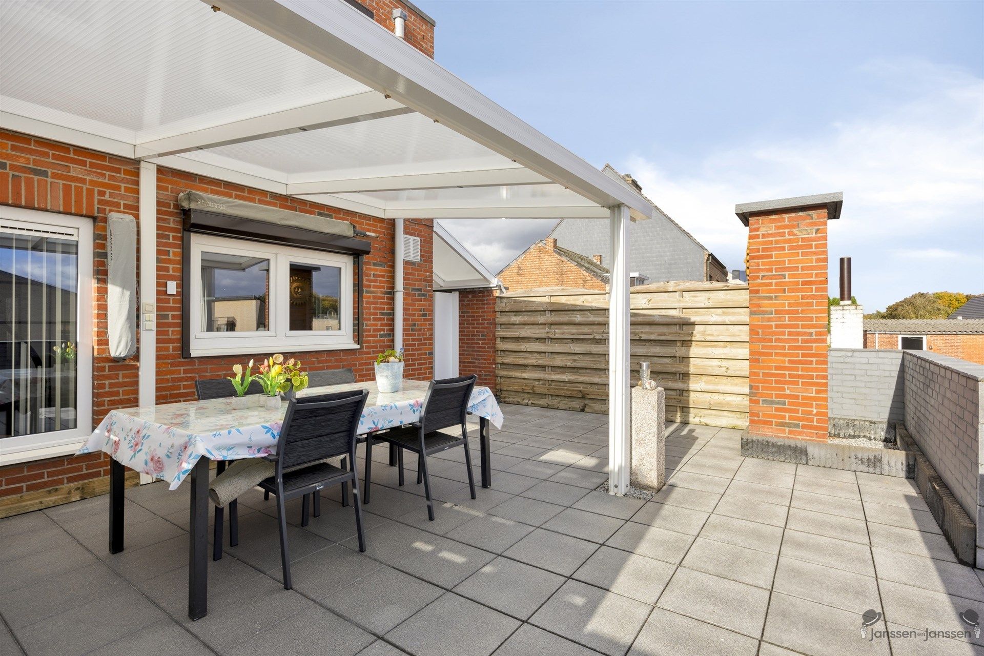 Schitteren gelegen appartement in centrum van Neeroeteren foto 34