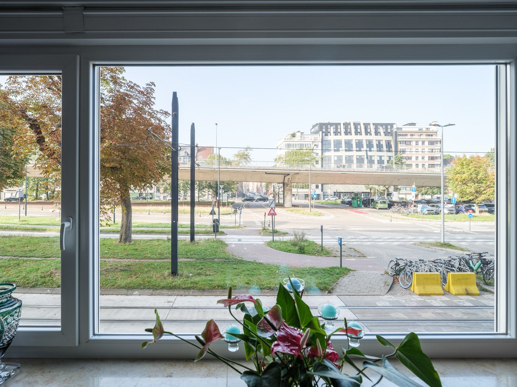 APPARTEMENT MET GROOT ZONNETERRAS & PARKING - 112 M² foto {{pictureIndex}}