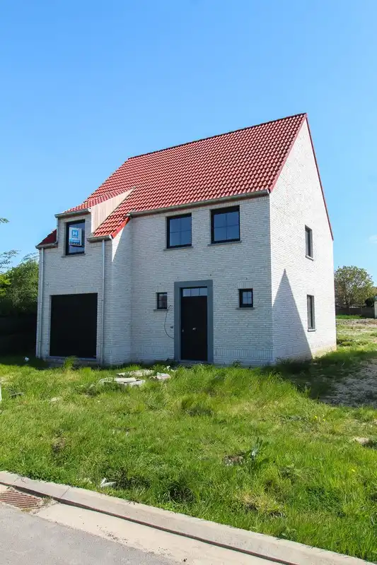 Hectaar bouwt alleenstaande woning in het rustige Meulebeke foto {{pictureIndex}}