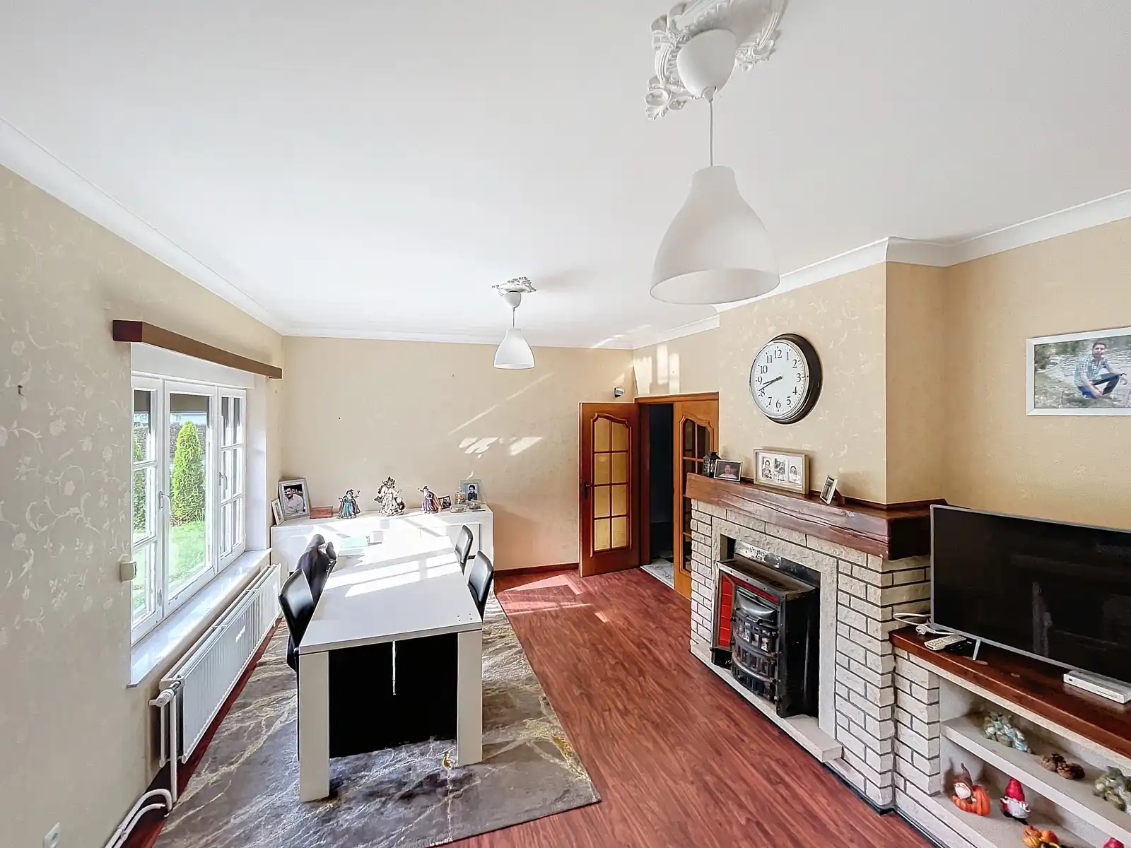 Zeer ruim huis met praktijk/pol. ruimte op terrein van 40a. foto 4