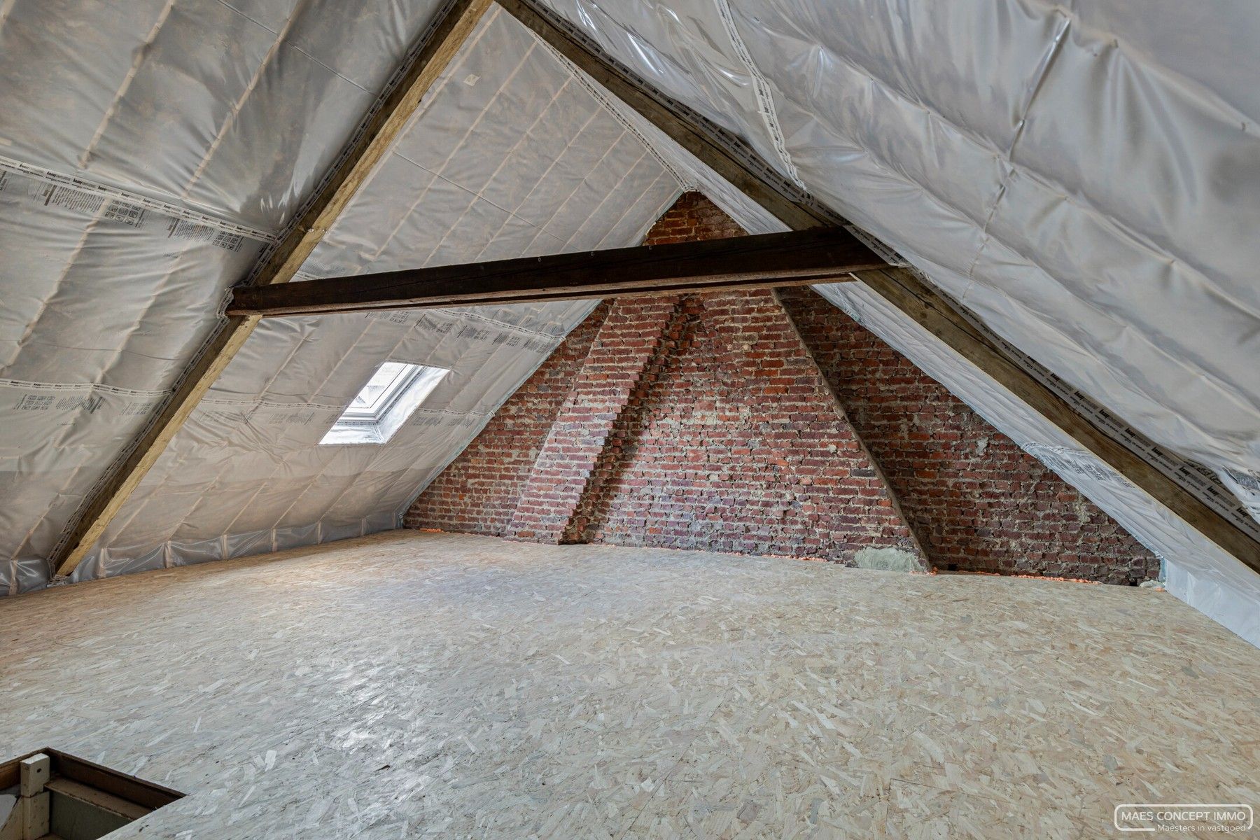 Unieke, gerenoveerde woning in het hart van Moen foto 20