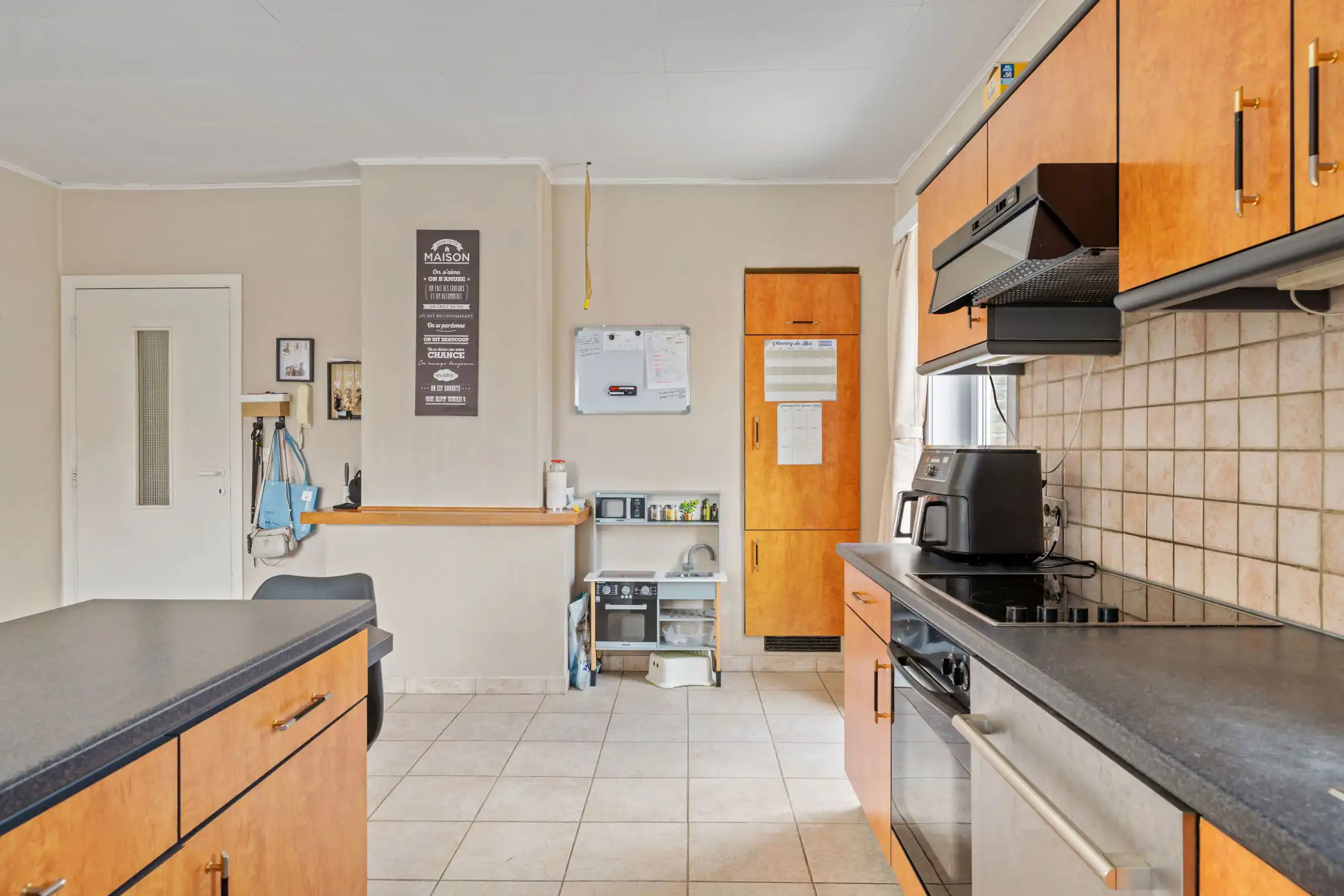 Bel-etage met 3 garages en tuin in het centrum van Bever foto 9