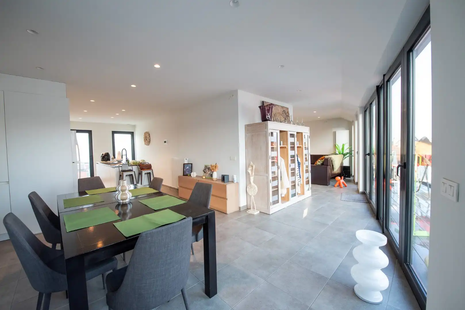 Modern 3-slaapkamer penthouse TE KOOP in centrum Waregem. foto 5