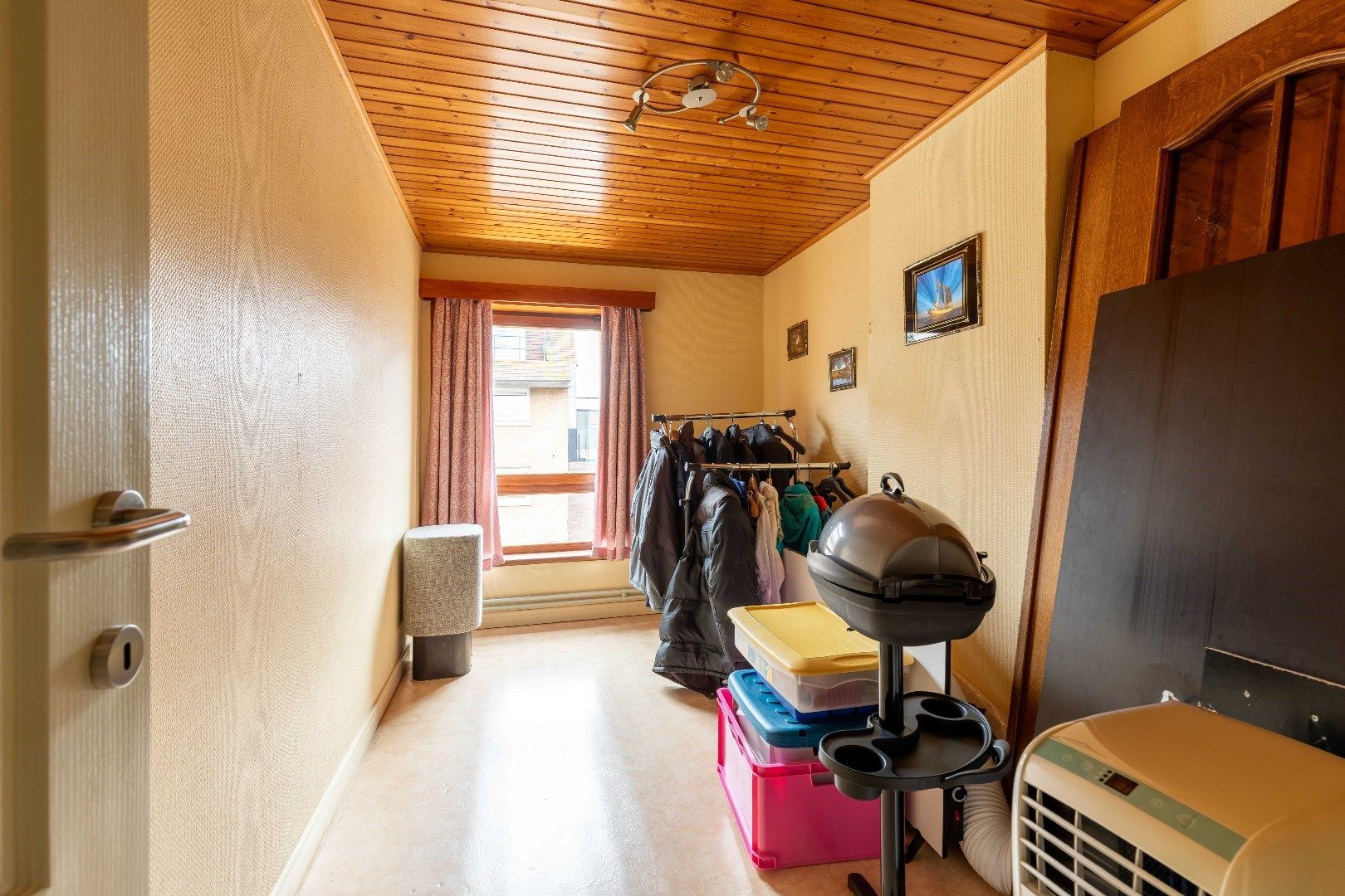 Ruime, praktische woning met grote garage, praktijk en 5 slaapkamers! foto 18