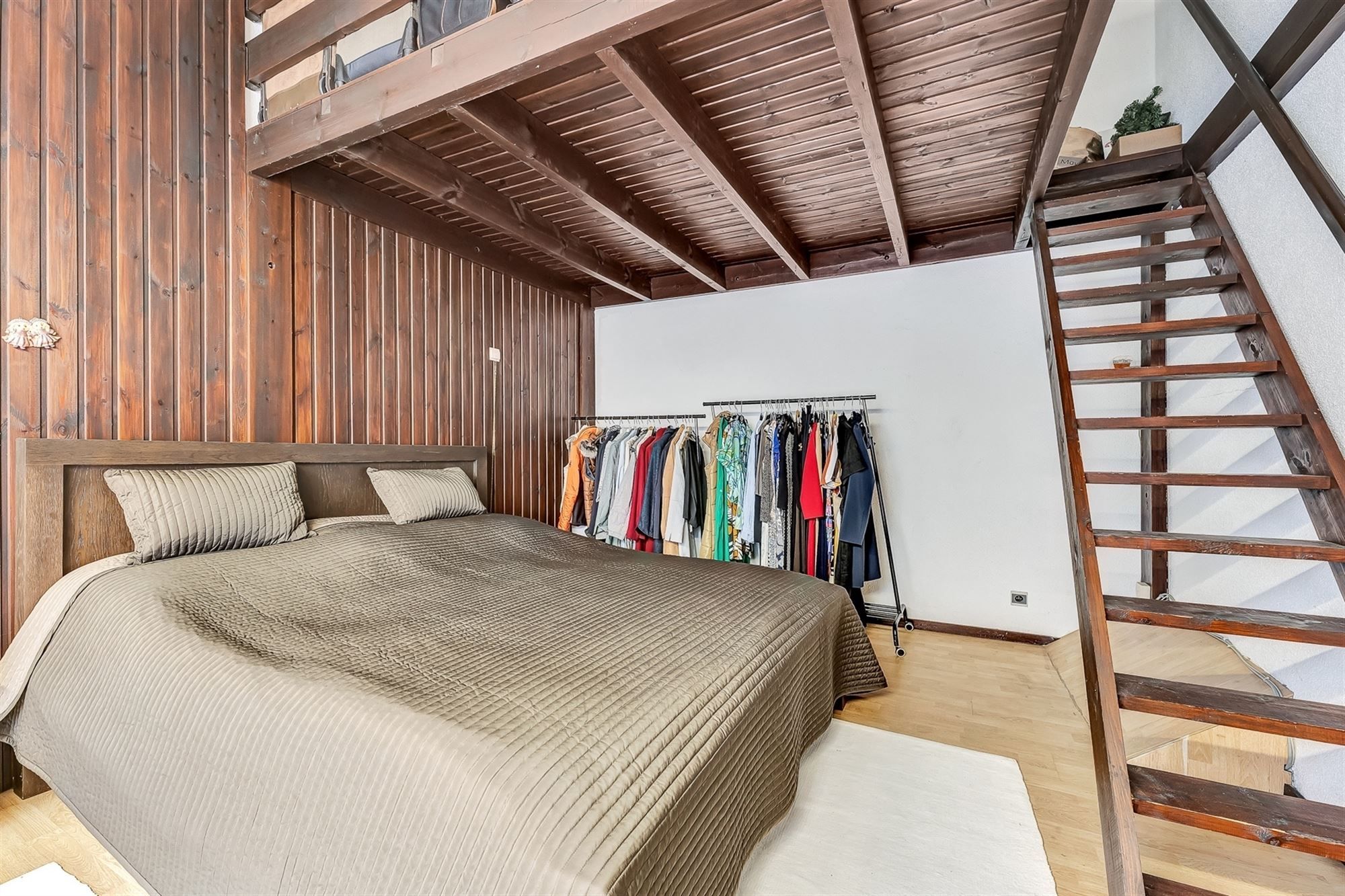 ZEER RUIME EN KARAKTERVOLLE WONING GELEGEN OP EEN BREED, UITGESTREKT EN ZUIDELIJK GEORIËNTEERD PERCEEL VAN 36A20CA TE BALEN (HULSEN) foto 26