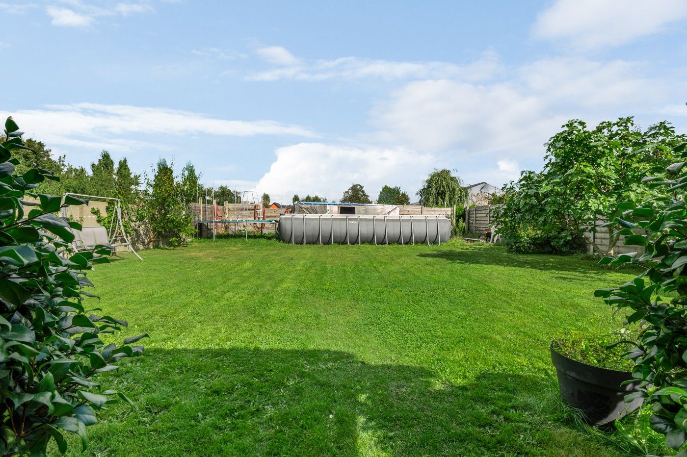 Vrijstaande woning met 4 slpk., inpandige garage en grote tuin foto 23