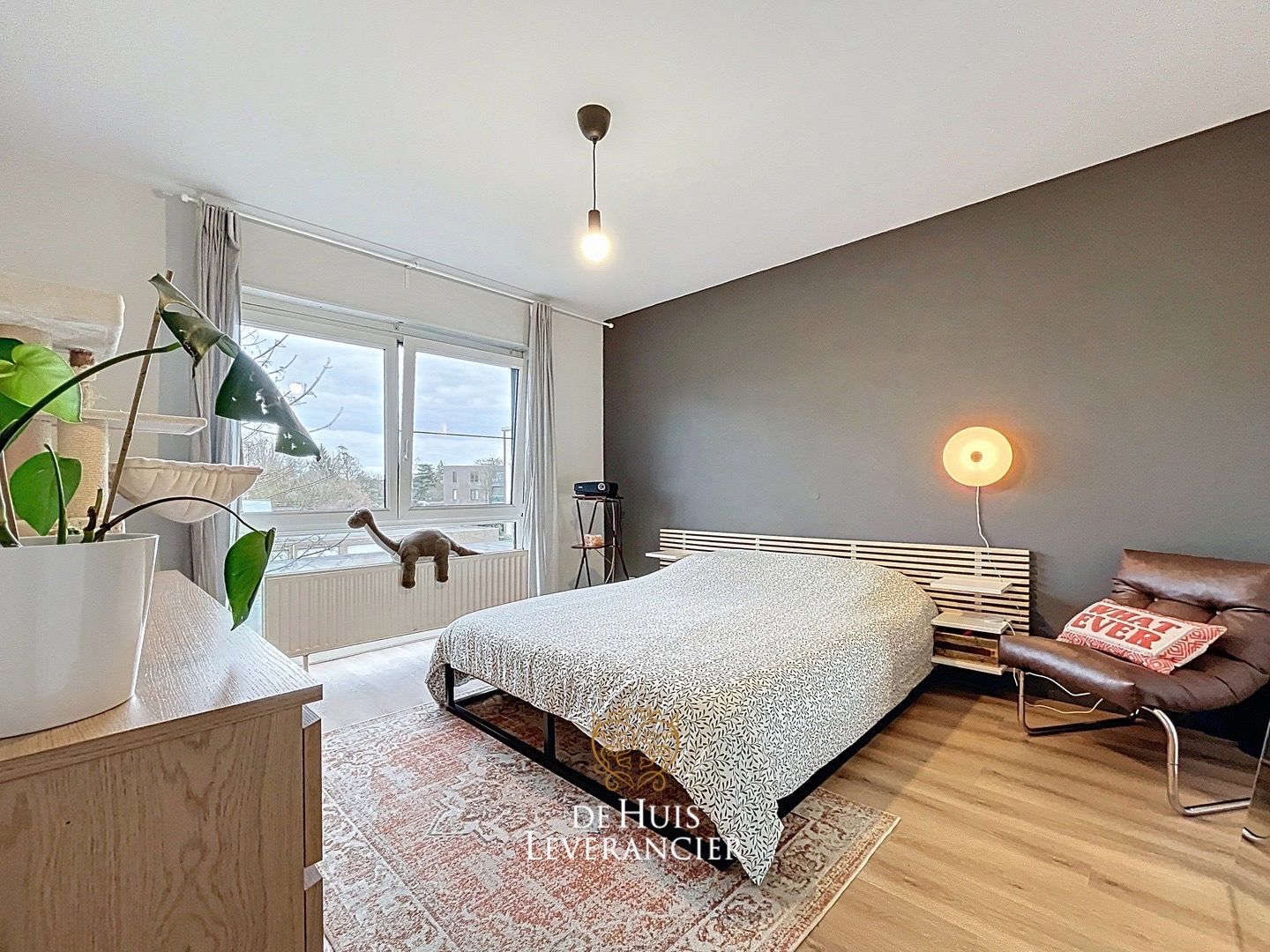 Gerenoveerd appartement met 2 slaapkamers, garagebox en berging te koop in Edegem foto 13