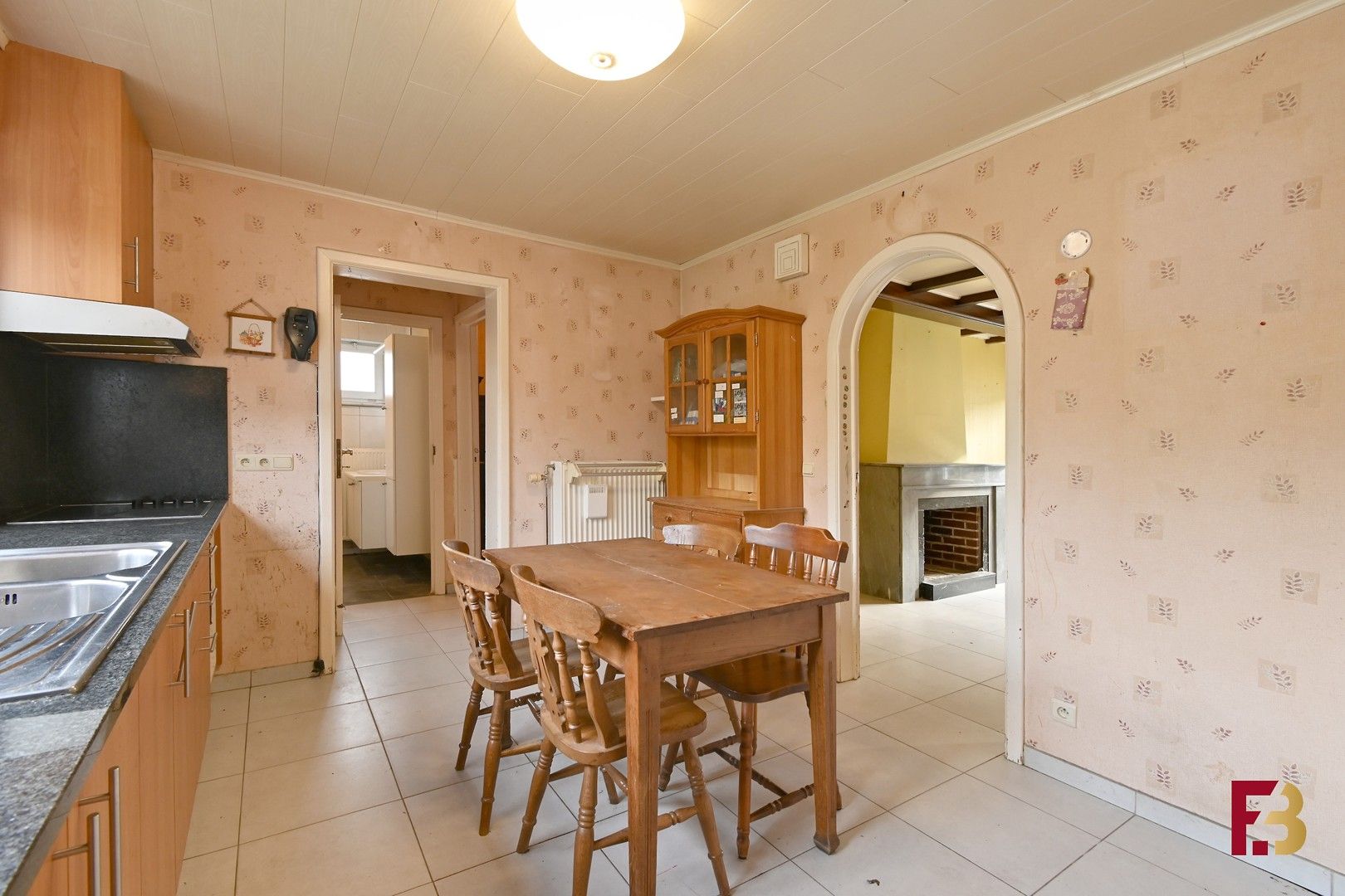 Woning met potentieel, garage en oprit in Zwijnaarde (geen renovatieplicht!) foto 6