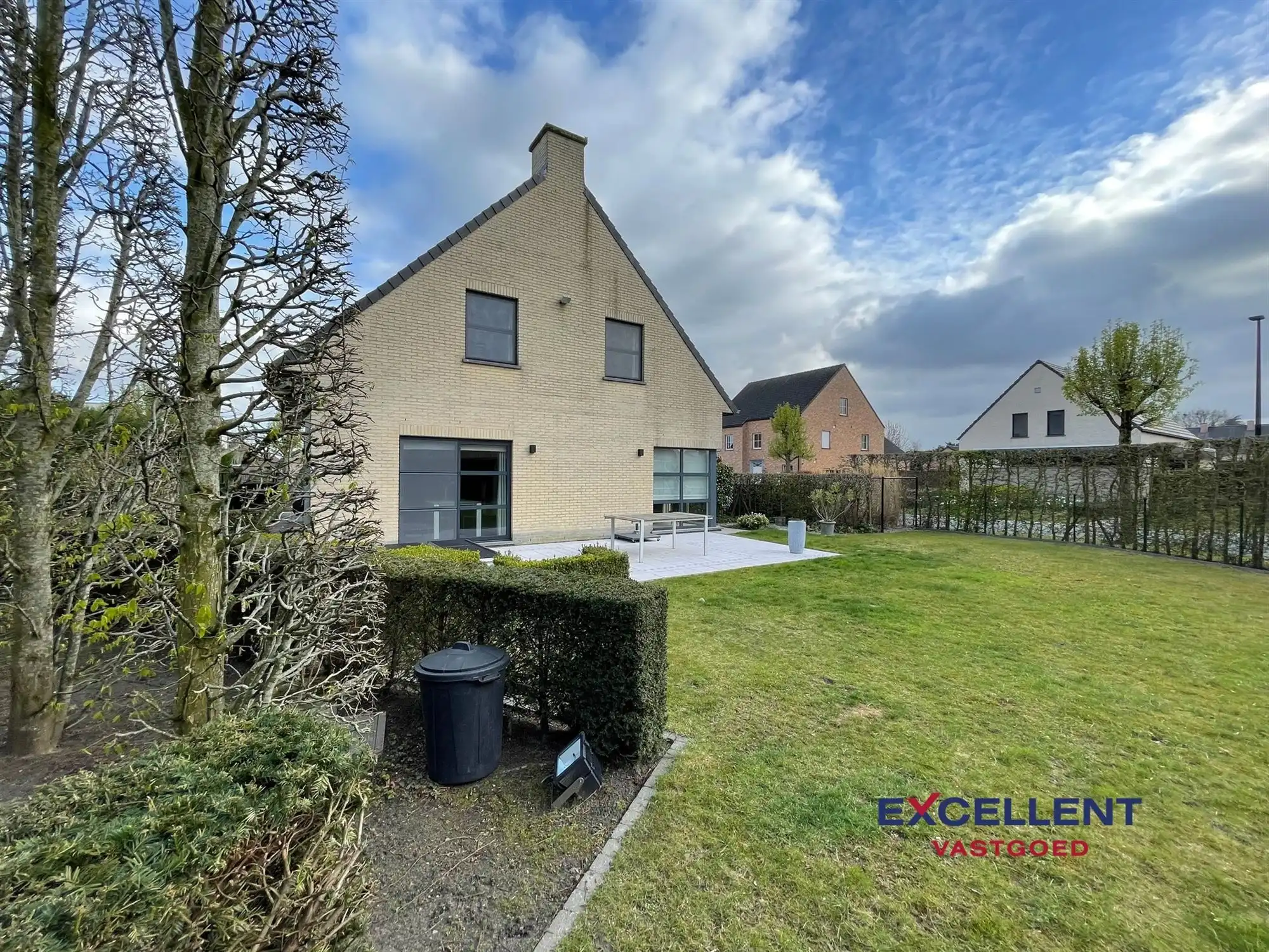 Prachtige vrijstaande woning te huur in doodlopende straat Leerne! foto 24