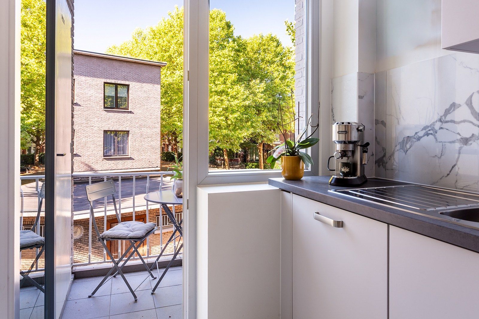 Charme appartement op een toplocatie! foto 14