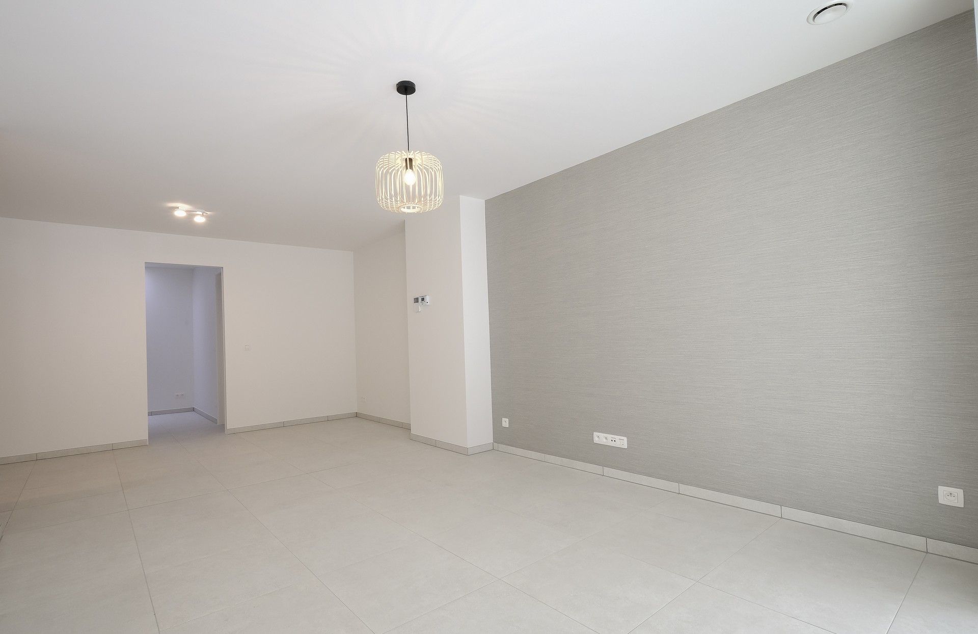 Prachtig gelijkvloers 1-slaapkamer appartement in hartje Bilzen. foto 3