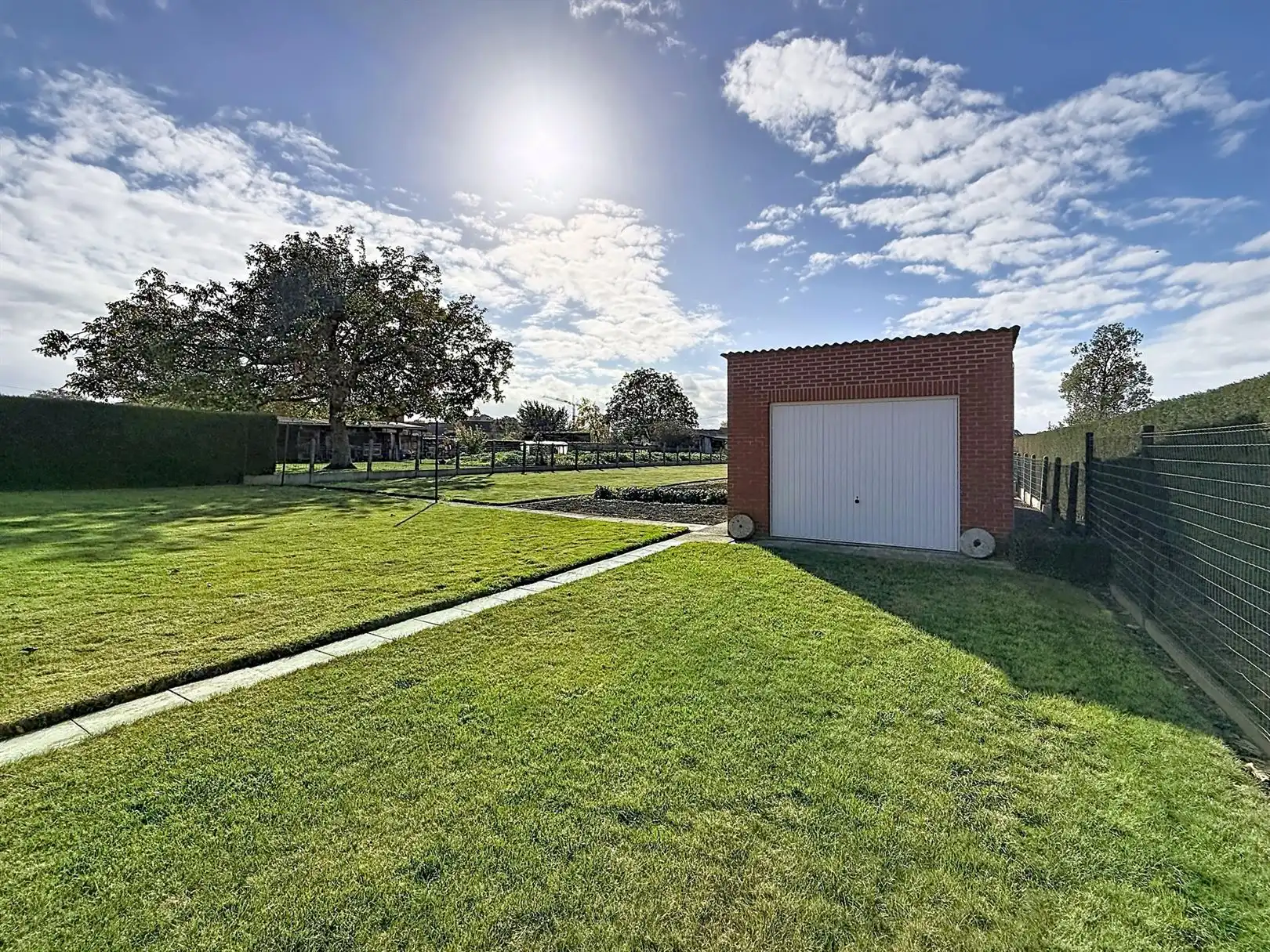 Op te frissen bungalow met garage, 3 slpks, opp 16a 17ca foto 37