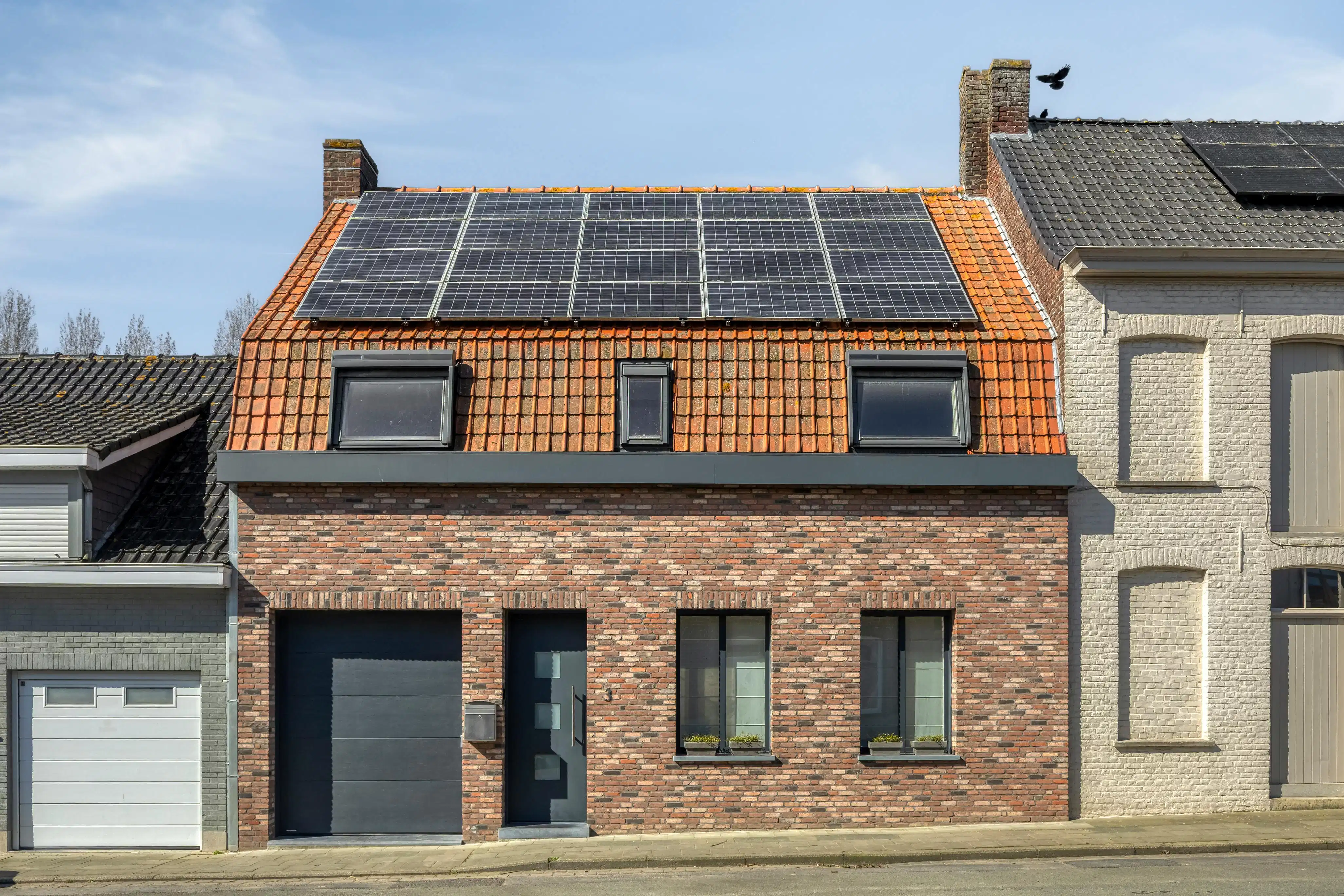 Instapklare woning met 4 slaapkamers en zonnige tuin in Abele foto {{pictureIndex}}
