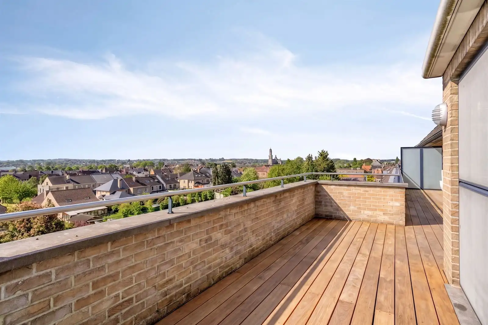 Lichtrijke duplex appartement met 3 slaapkamers foto 24