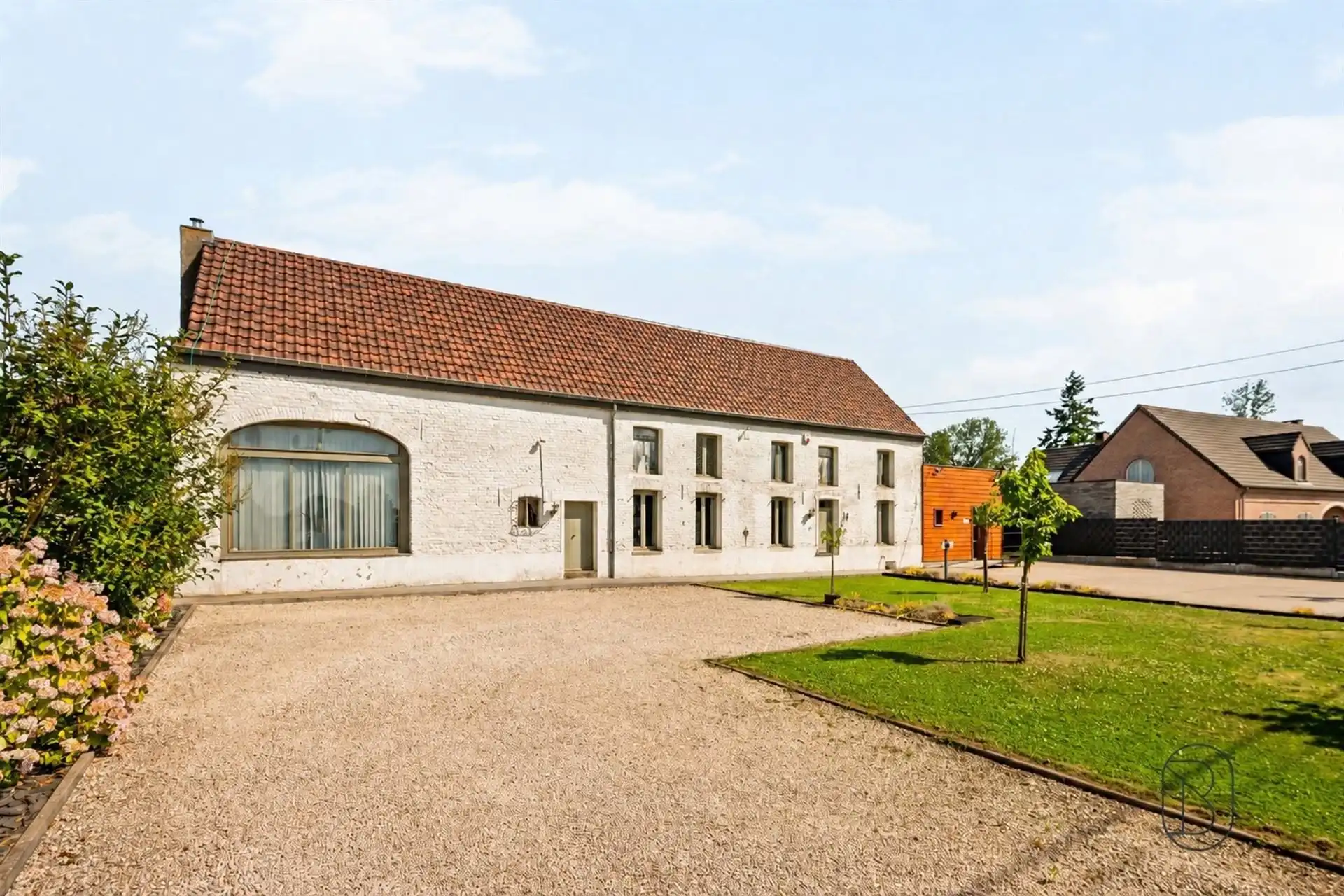 Karaktervolle gezinswoning met professionele ruimte! foto 4