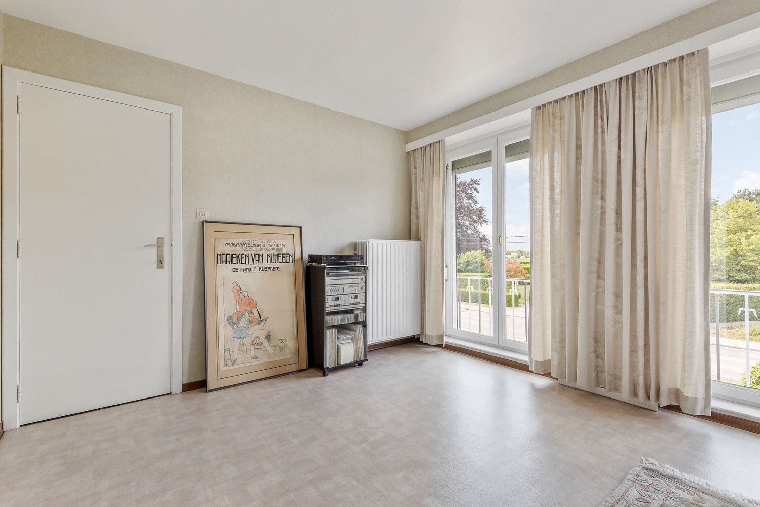 Perfect onderhouden woning met 4 Slpkrs op 1469m2 met zicht op de velden foto 19