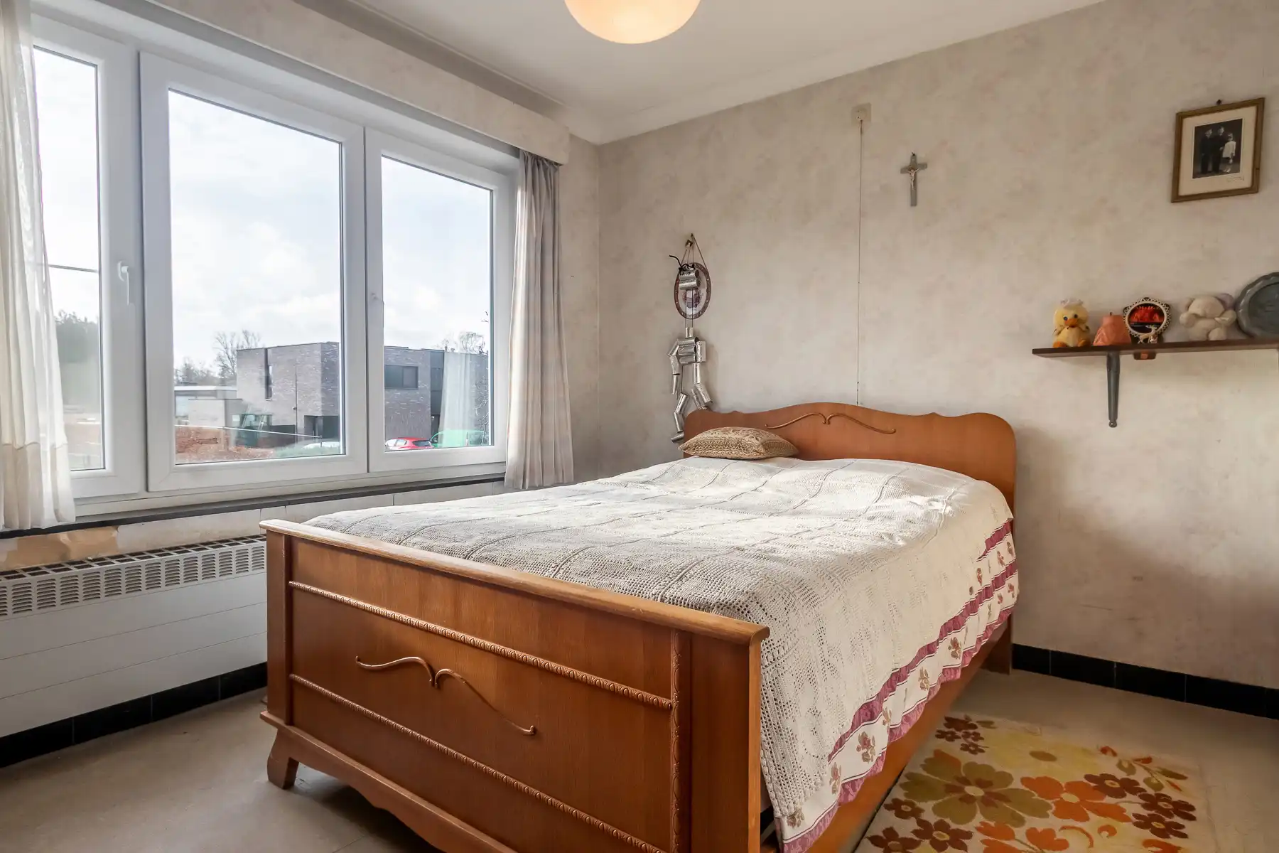 Ruime bel-etage woning met 3 slaapkamers en garage op 1161m² foto 15