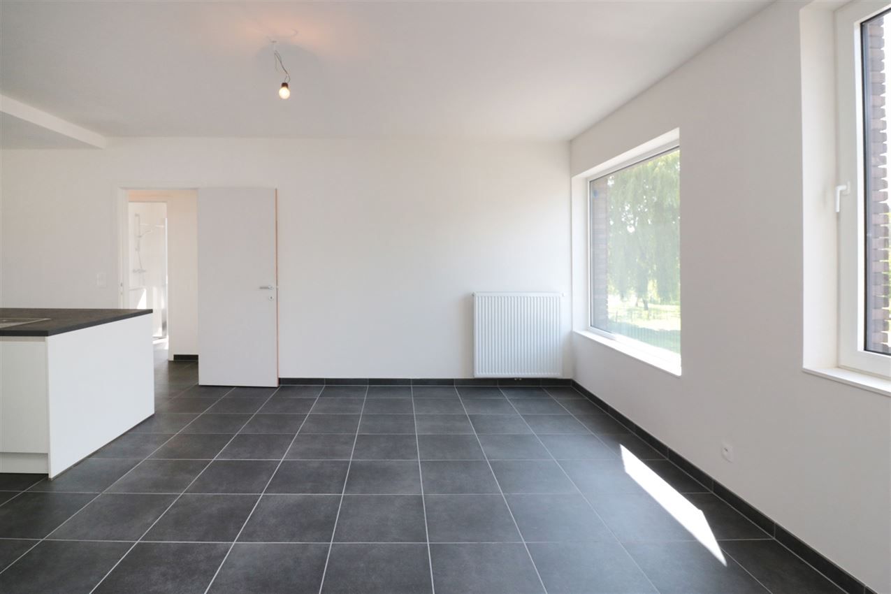 3 appartementen en 4 autostaanplaatsen foto 77