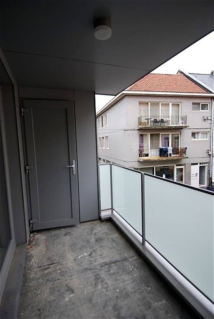 Prachtig appartement met 2 slaapkamers, gelegen in het centrum van Maaseik. foto 3