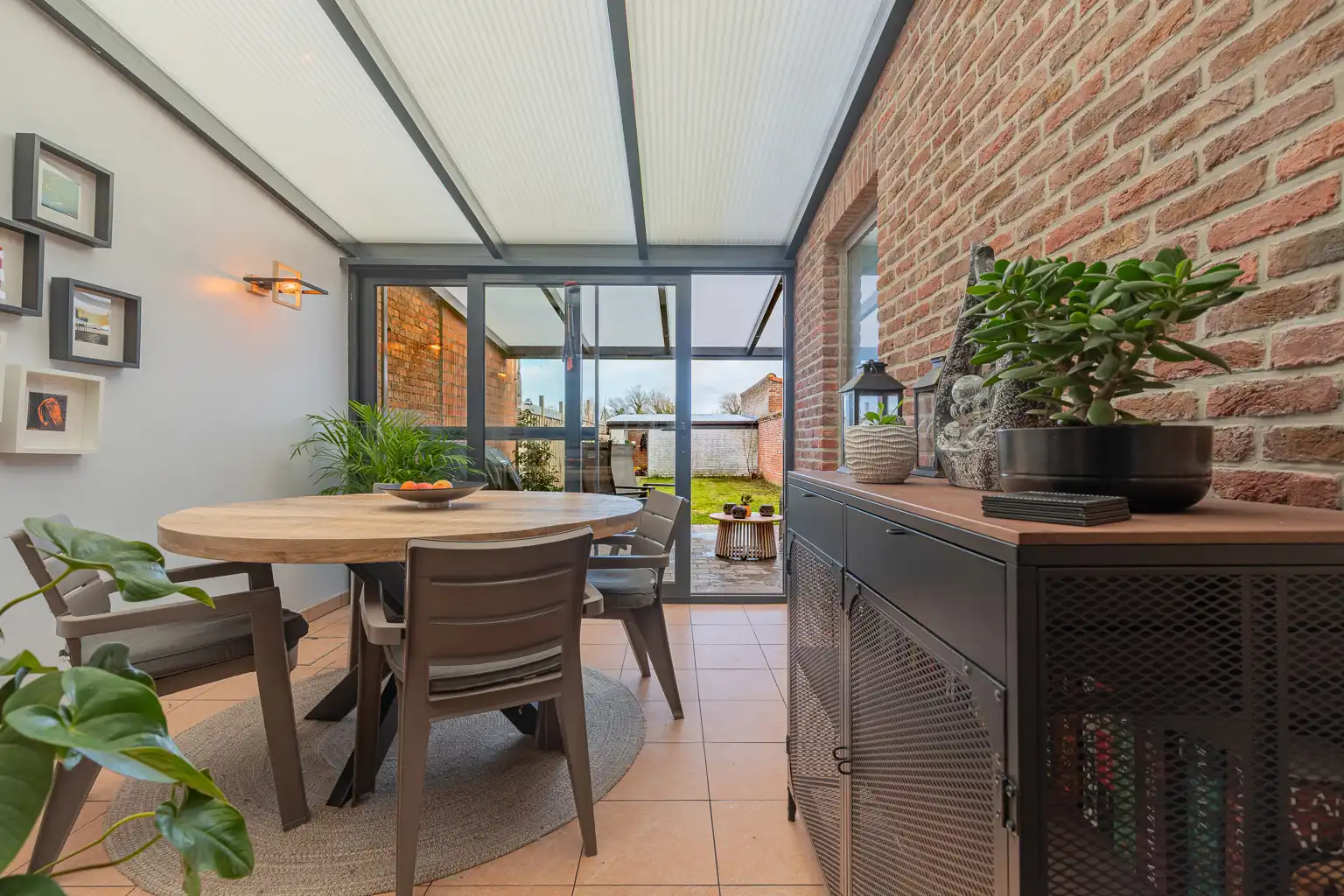 Instapklare rijwoning met 2 slaapkamers! foto 12