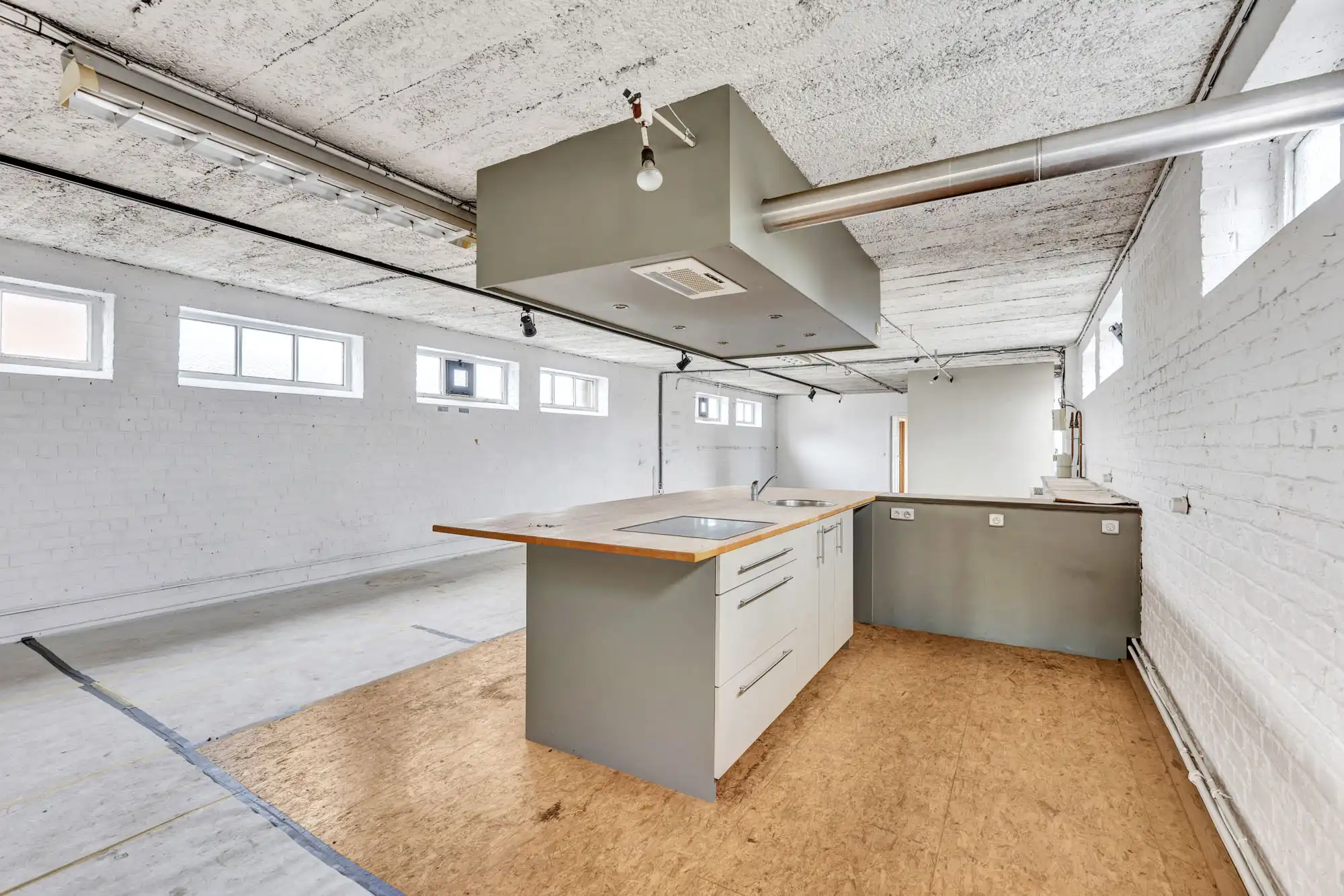 Uniek loftpand van 750m² in Aalst foto 12
