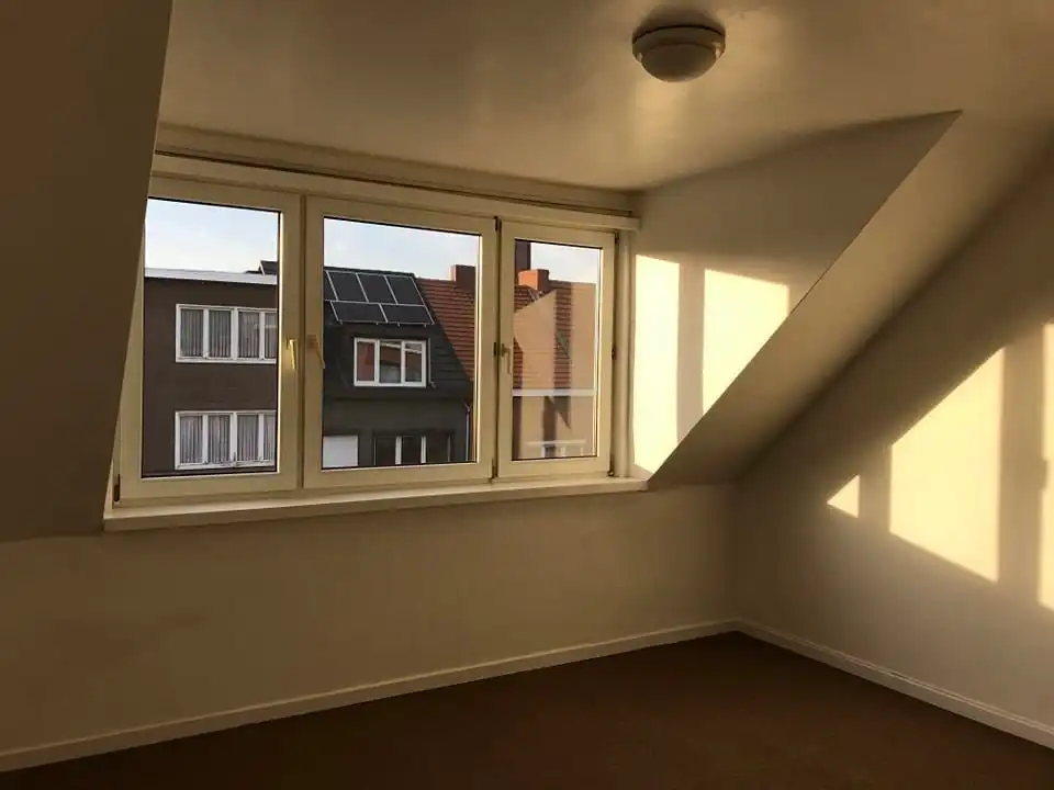 Op te frissen één (mogelijkheid tot 2) slaapkamer appartement te Merksem! foto 2
