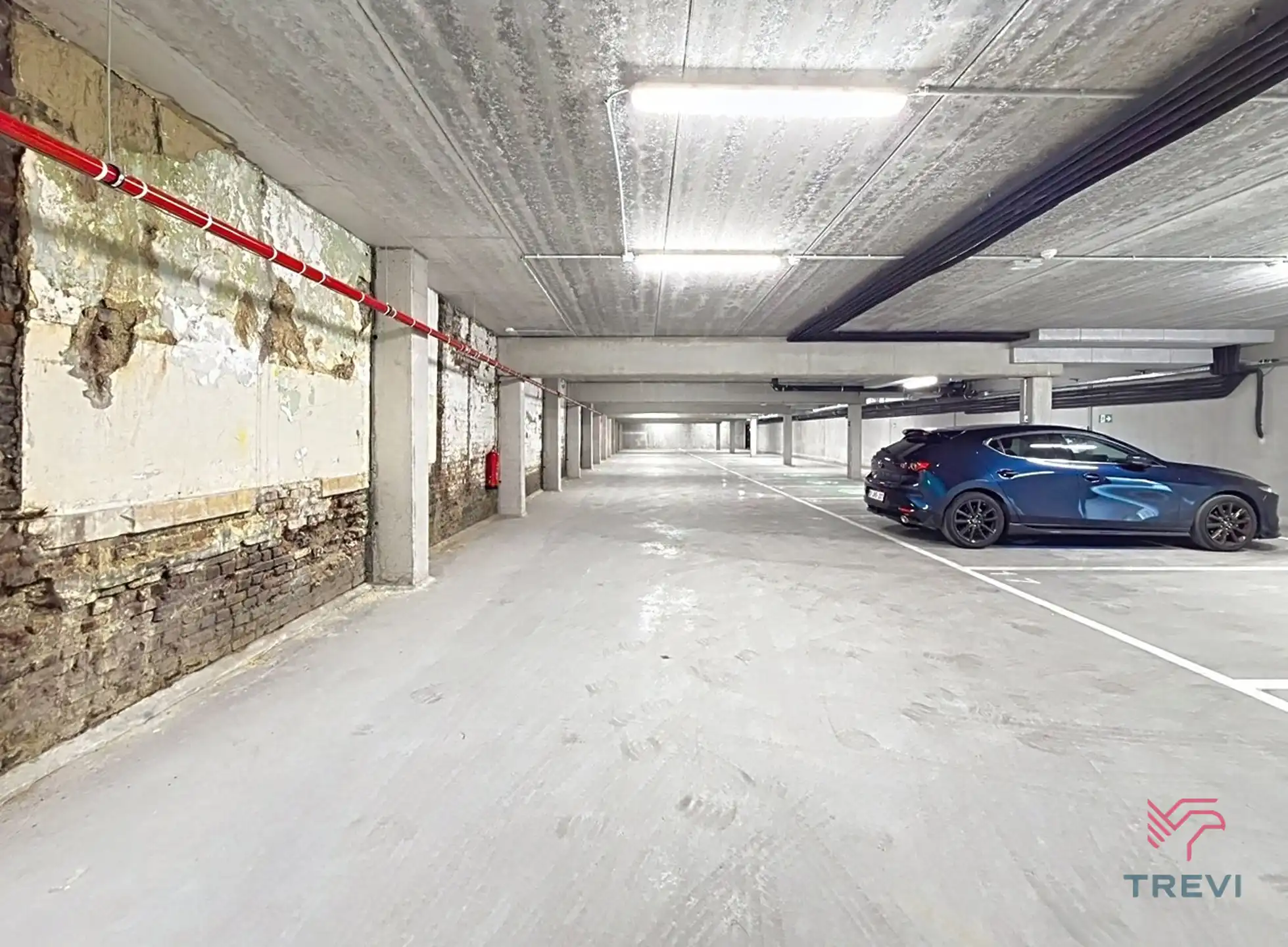 MENCH-PROJECT - PARKEERPLAATS TE HUUR foto 4