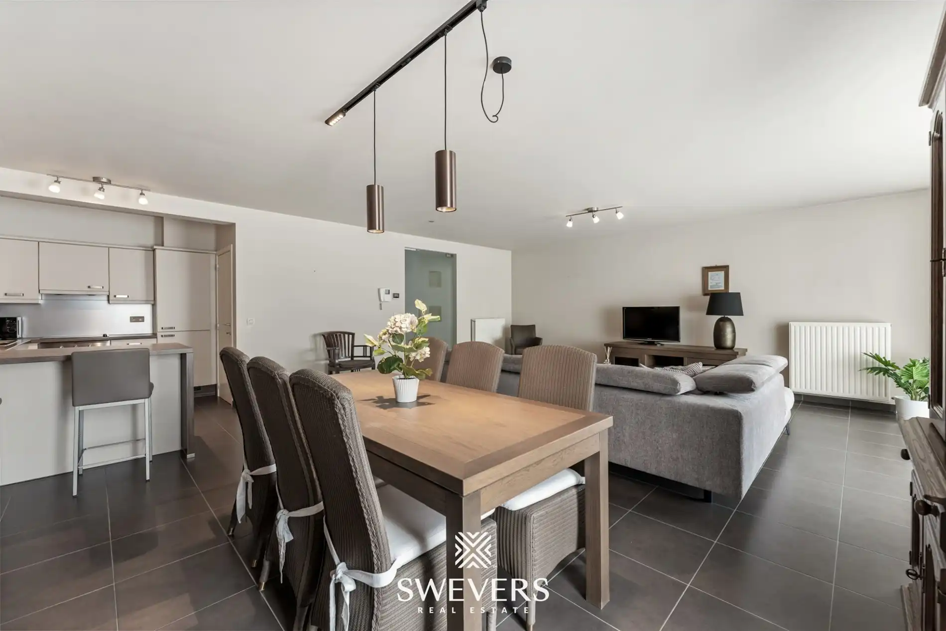 2-slaapkamerappartement met terras, autostaanplaats en berging foto 5
