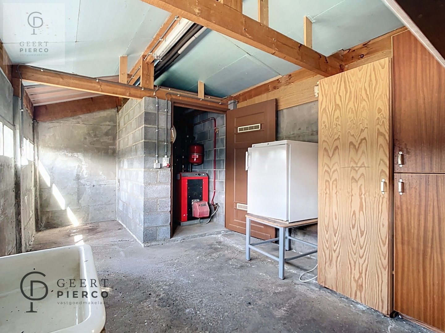 Op te frissen woning op ruim perceel midden in de natuur foto 16