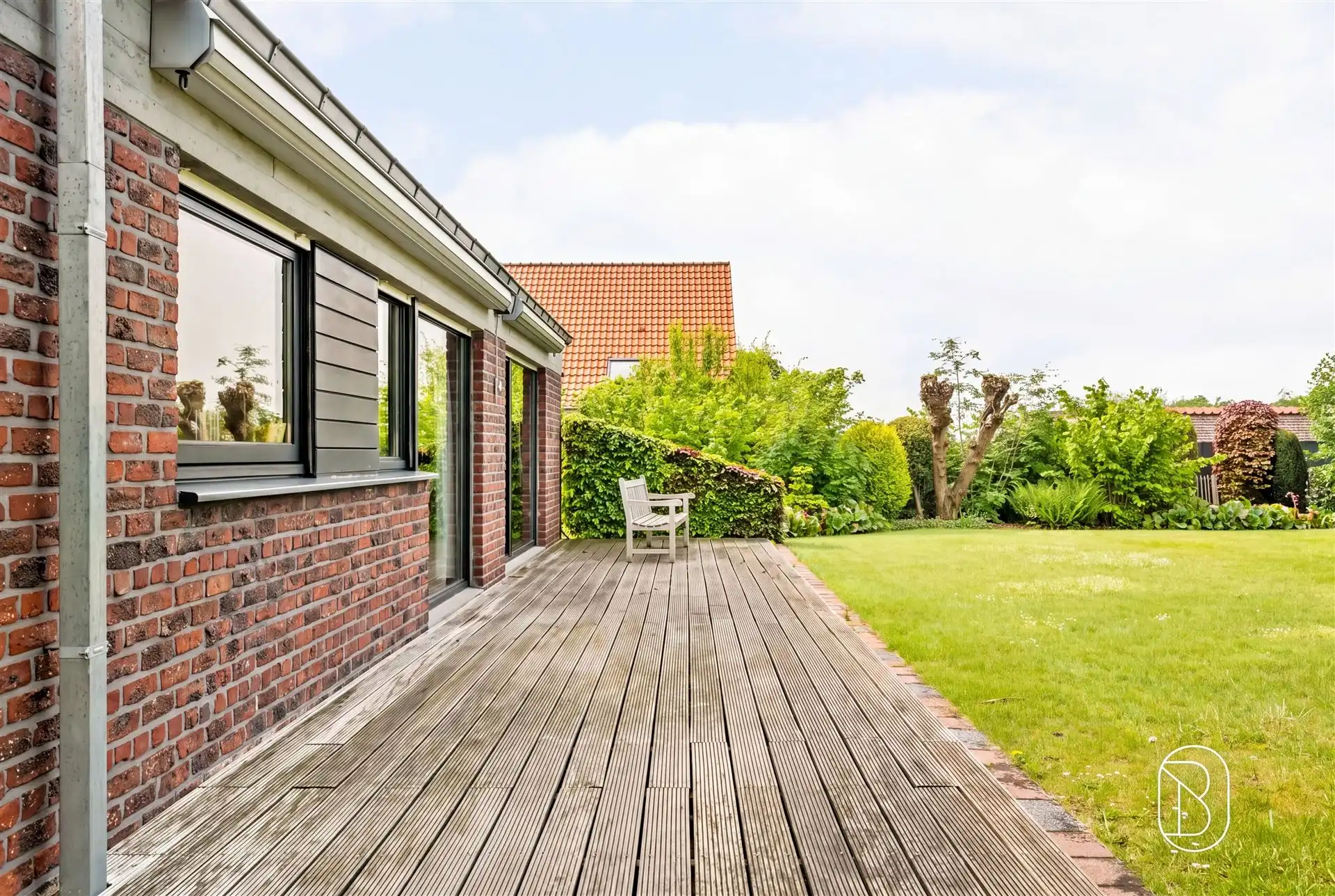 Mooi gelegen karaktervolle villa met tuin! foto 24