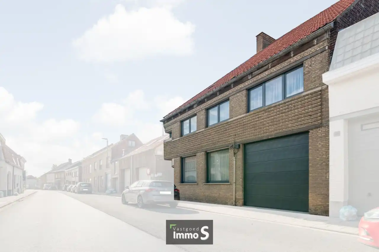 Te renoveren woning in Alveringem foto 3