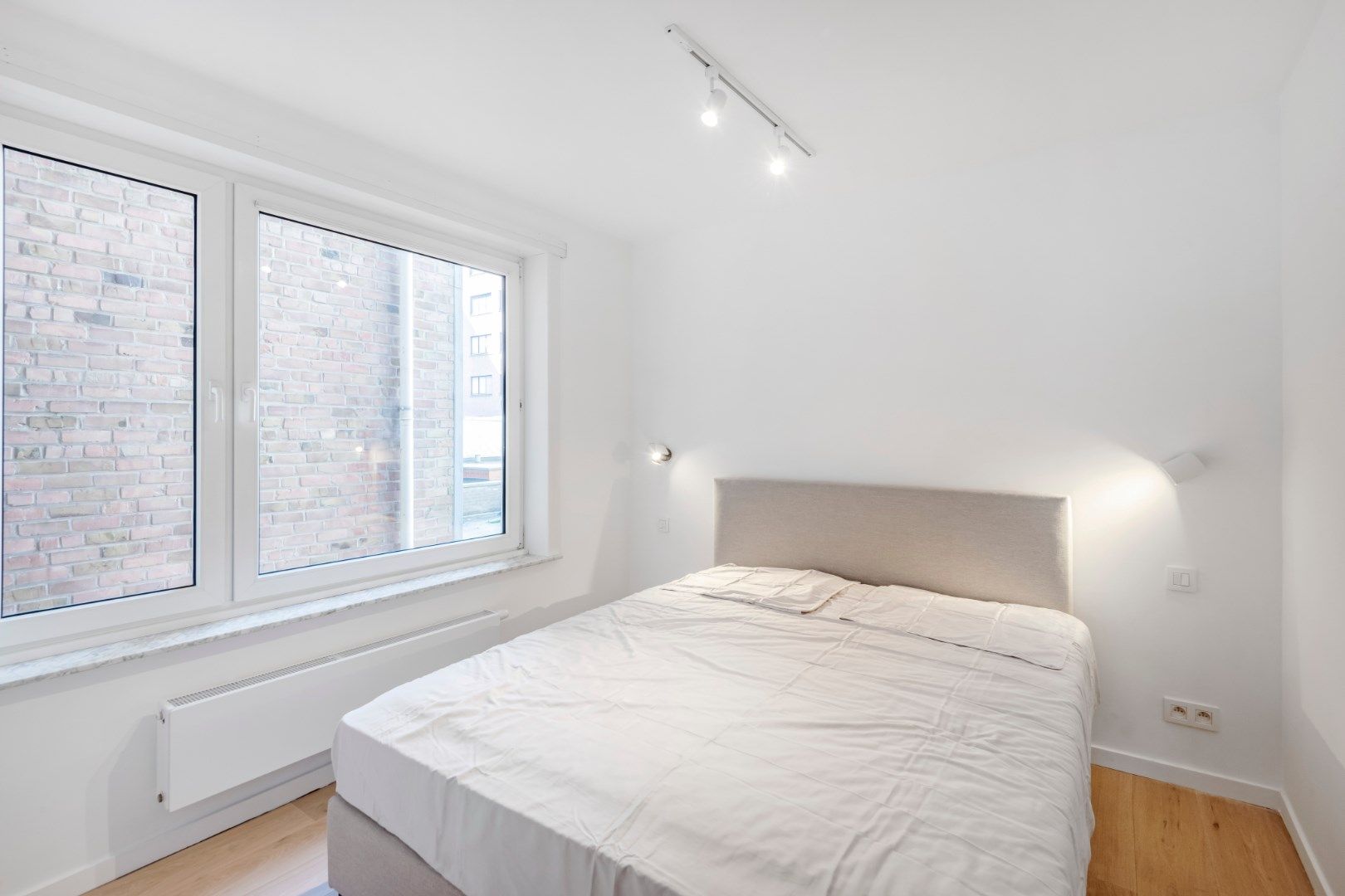 Zonnig, instapklaar appartement met prachtig zeezicht, gelegen op het Lichttorenplein. foto 12