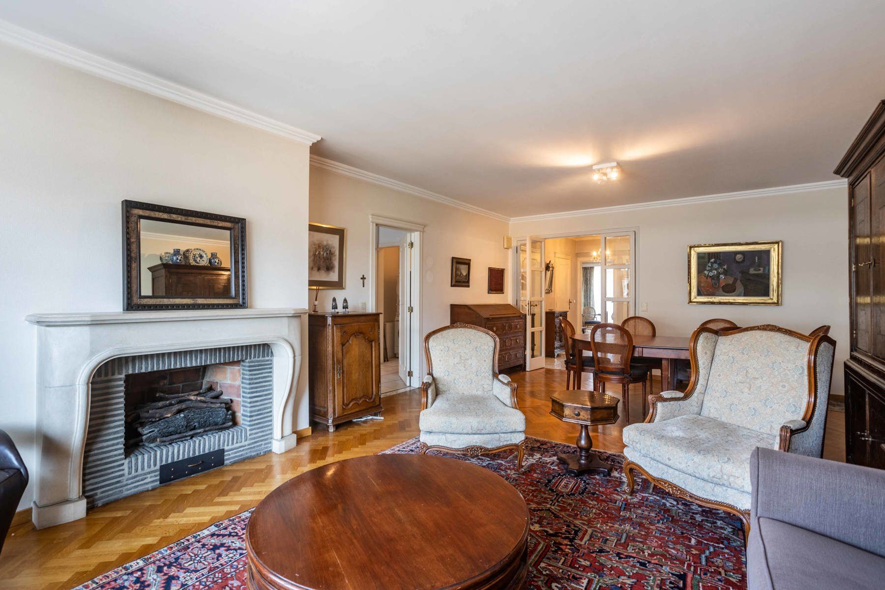 Appartement met staanplaats en garagebox in centrum Ninove foto {{pictureIndex}}