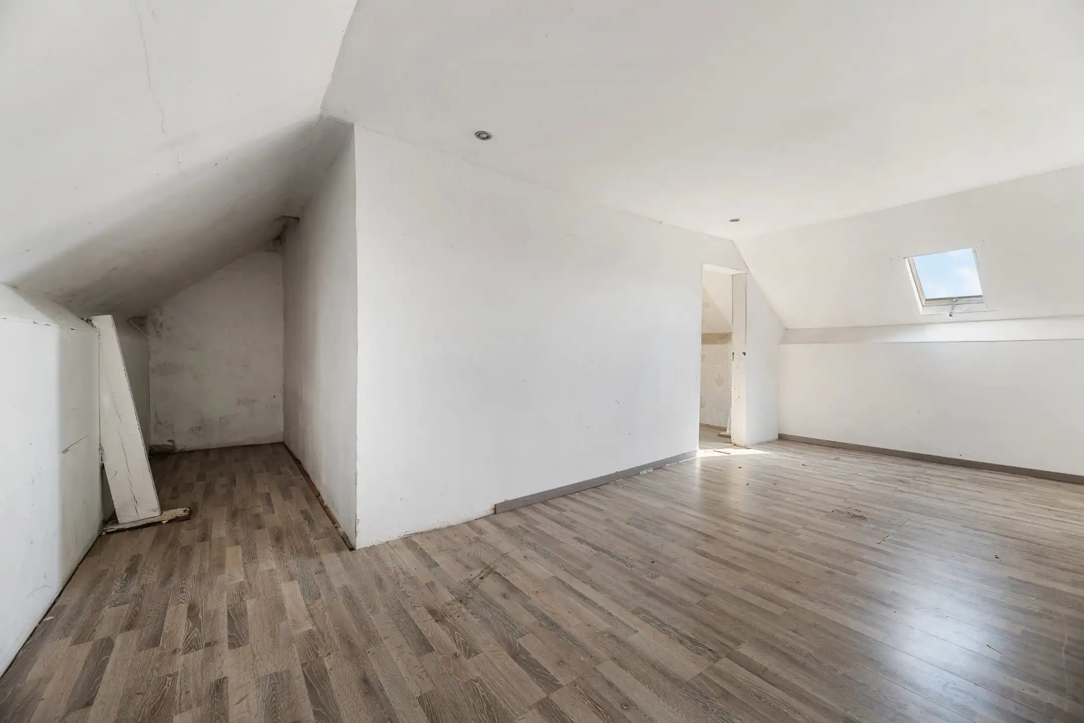 Halfvrijstaande woning in het centrum van Riemst foto 26