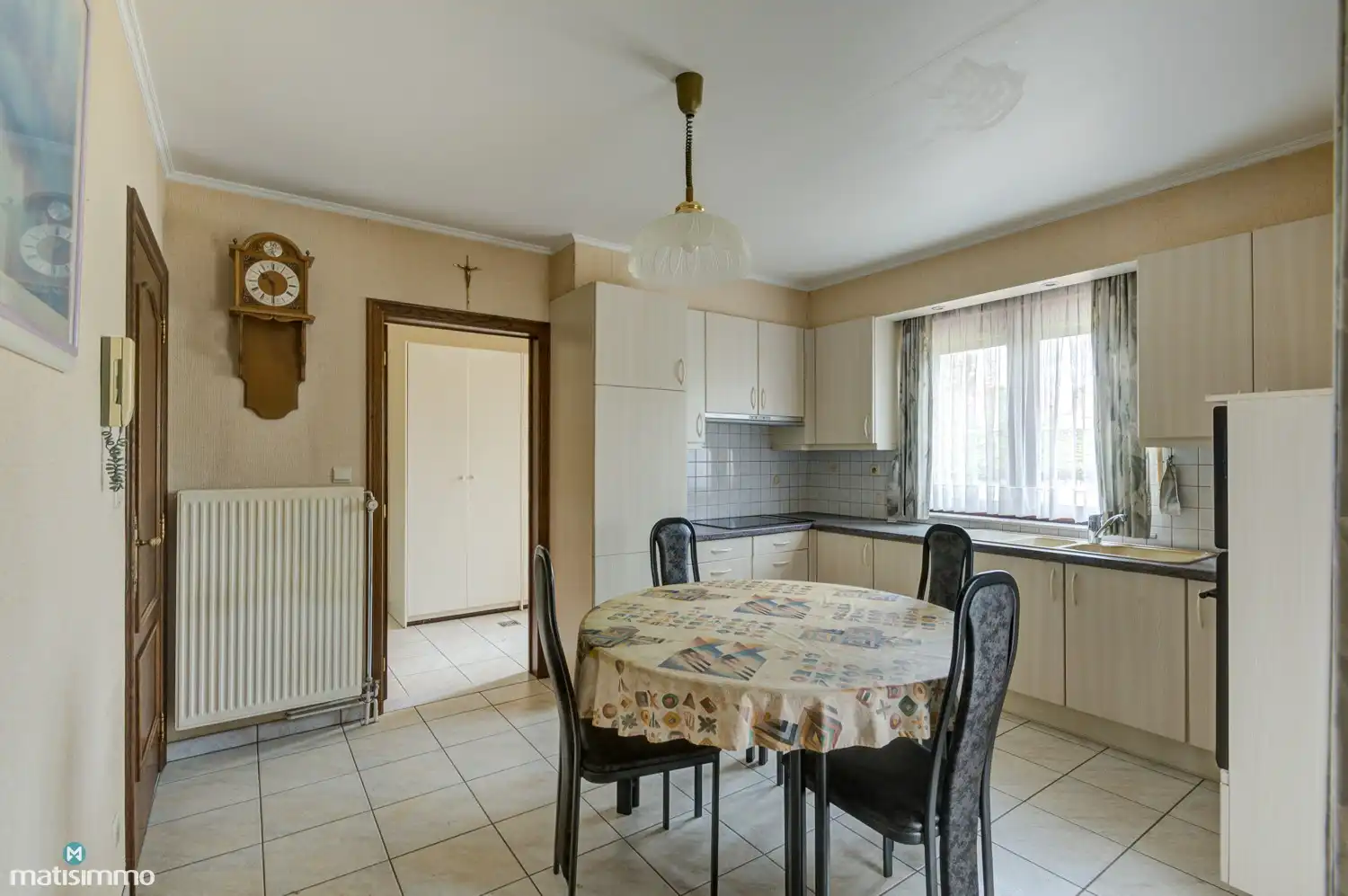 MEERSGEZINSWONING (2 APP.) MET 2 GARAGES, KELDER, ZOLDER EN RUIME TUIN IN MUNSTERBILZEN foto 7