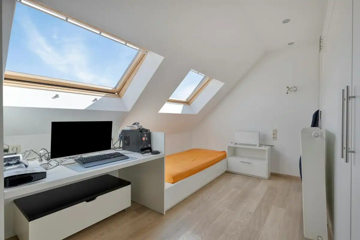 Instapklare woning met 4 slaapkamers te koop in hartje Zwijnaarde foto 12