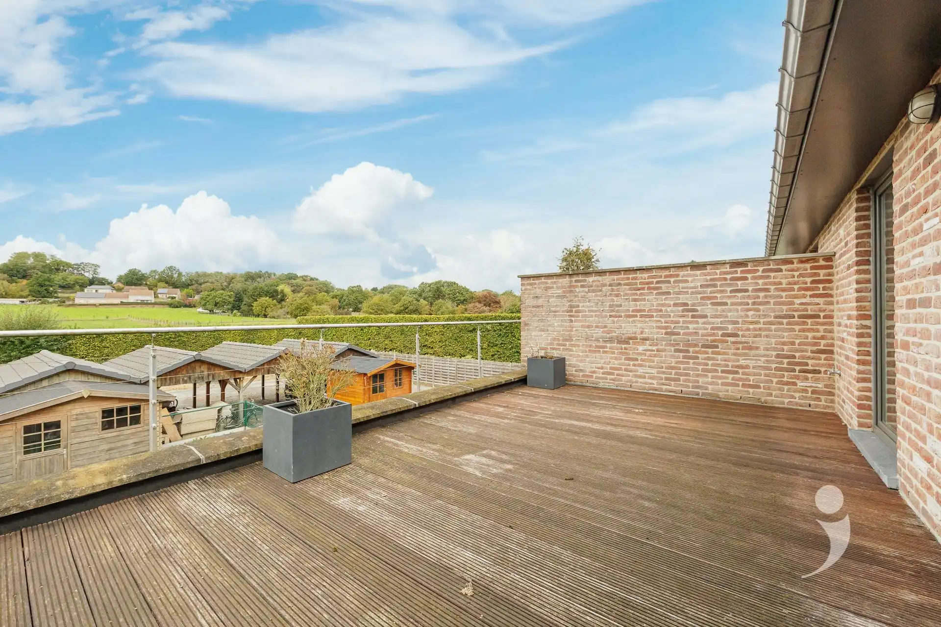 Bijzonder ruim appartement met prachtig vergezicht foto 3