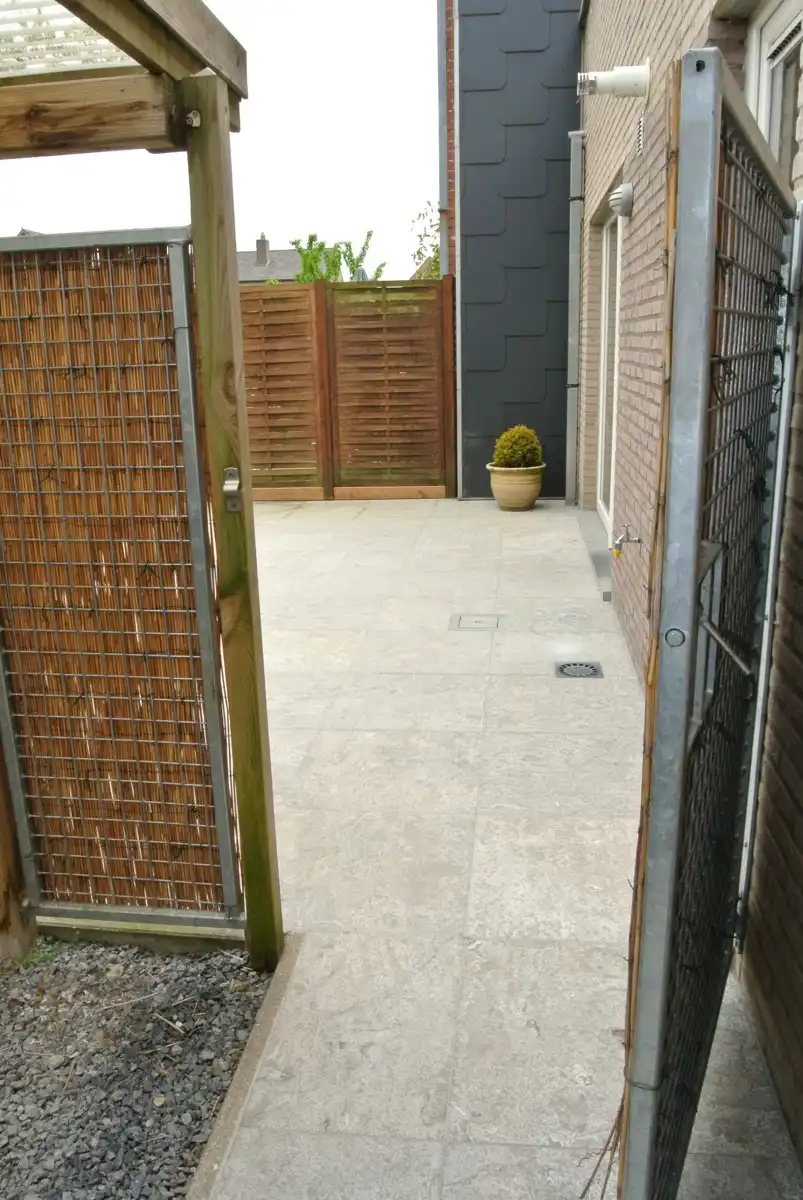 Gezellige gelijkvloers appartement  met 2 slaapkamers + terras en tuintje foto 13