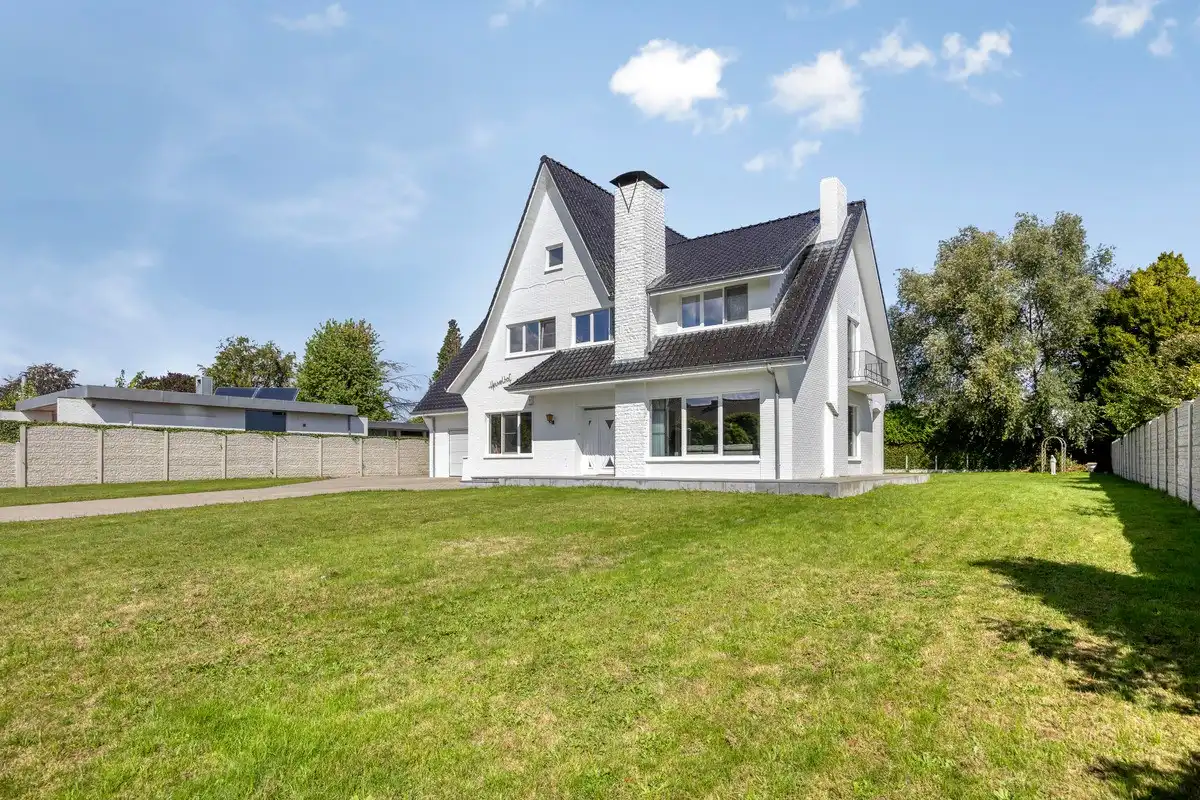 Instapklare gezinswoning met 5 slaapkamers op 16a 50ca in residentiële villawijk Henegauwberg foto 23