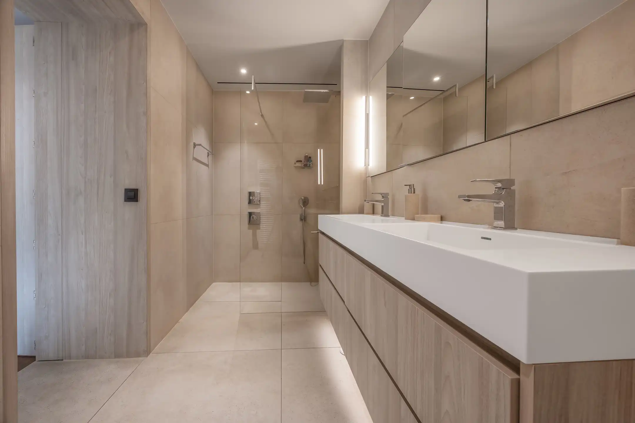 Riante en moderne villa in de gegeerde Elsdonckwijk  foto 34