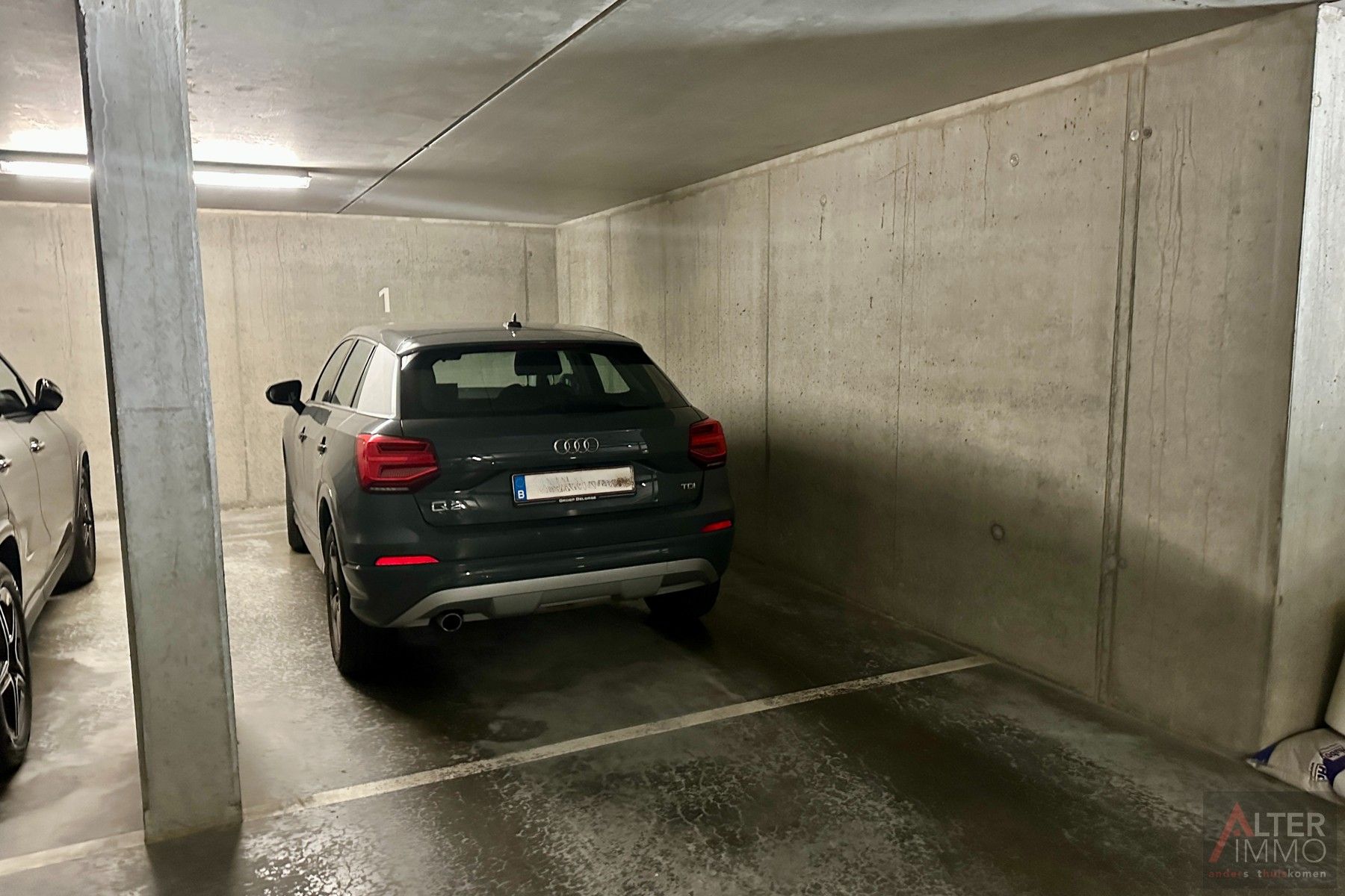 Instapklaar, centraal gelegen 2-slaapkamer appartement met terras en ondergrondse parking! foto 21