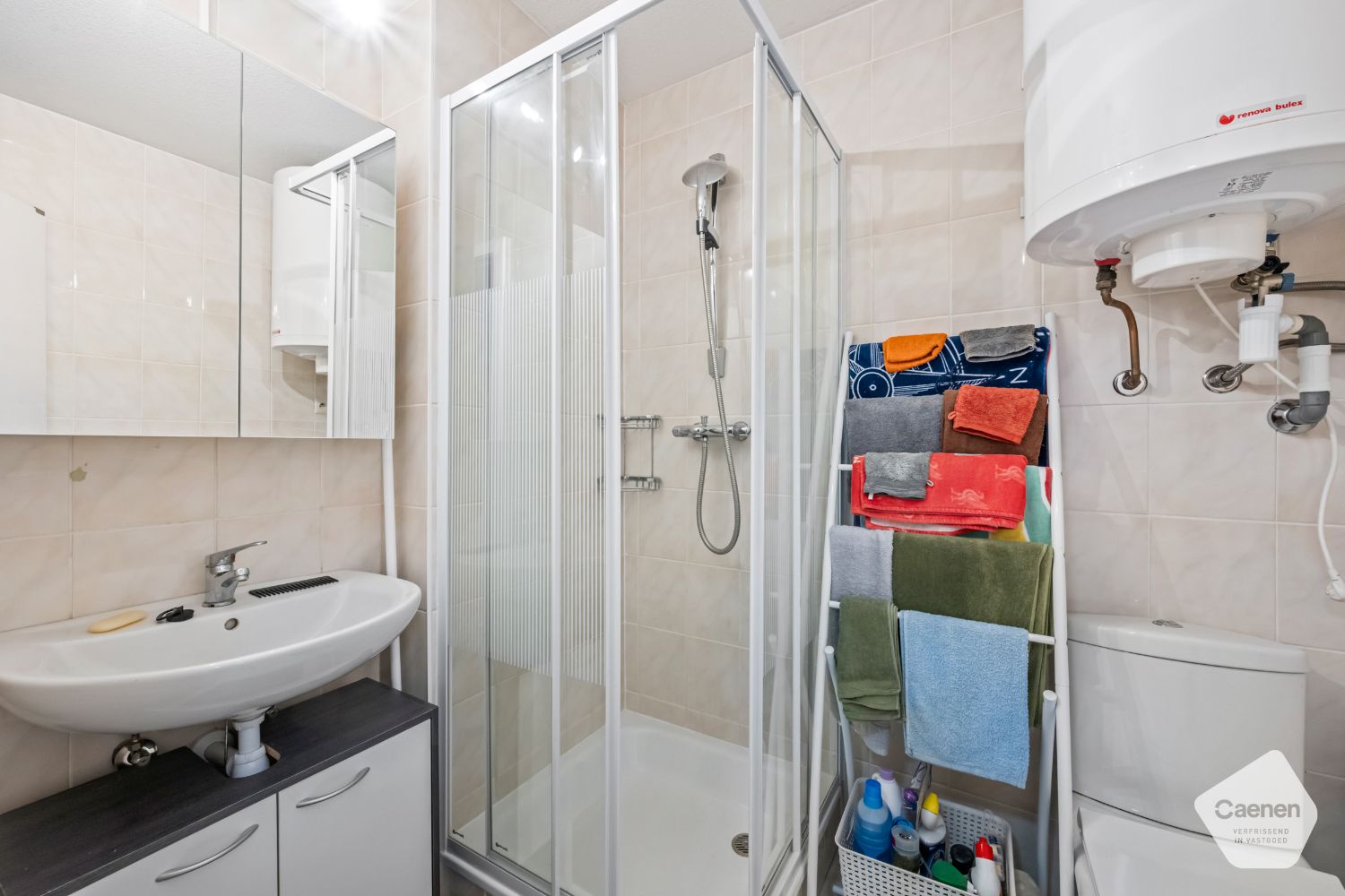 Instapklare studio met prachtig frontaal zeezicht foto 9