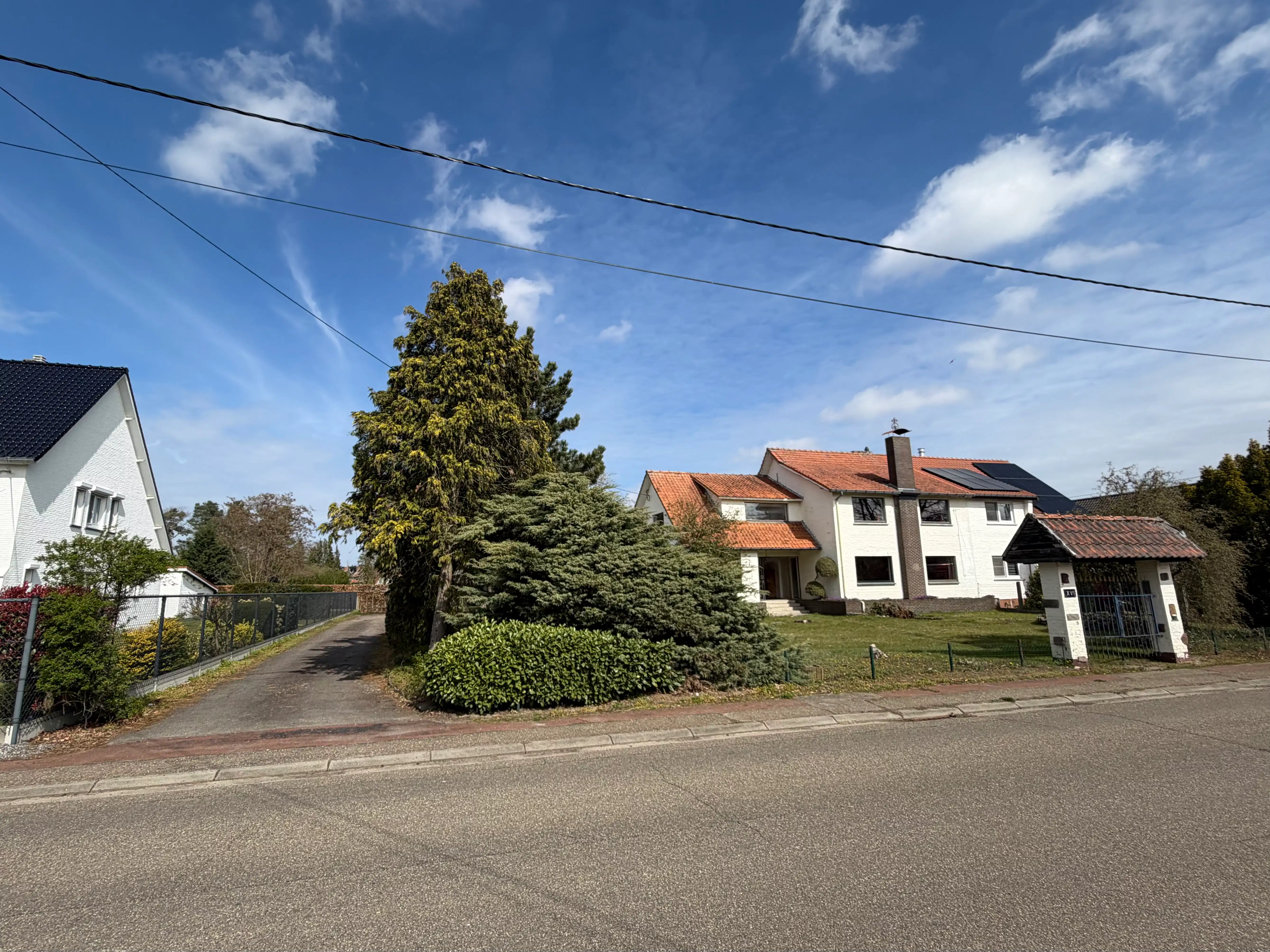 Genk, Craenevenne 16: Ruime, te renoveren woning met 5 slaapkamers op een perceel van 15 are in Boxbergheide foto 2